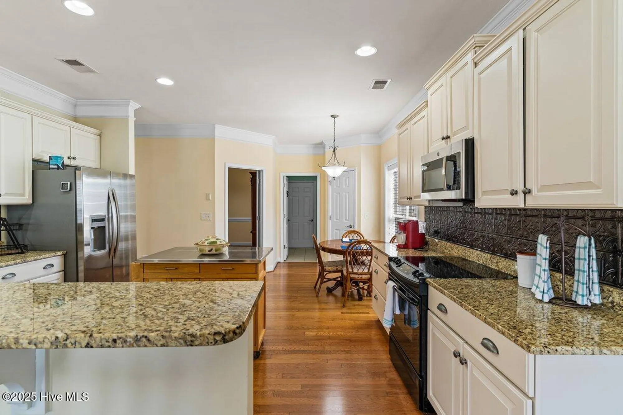 Property Slideshow image 10 of 40 | 170 bellwood cir, Sunset Beach, NC, 28468