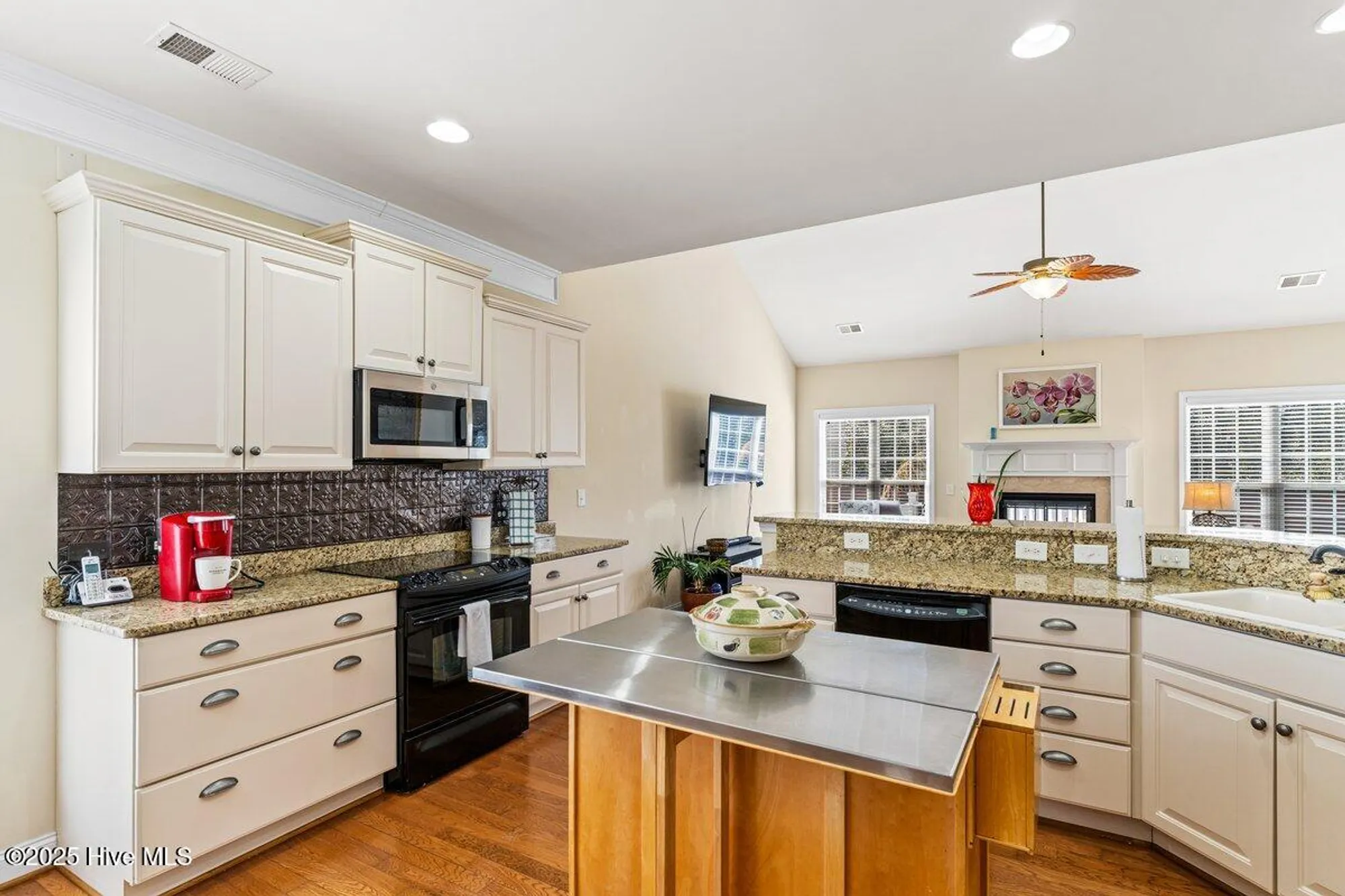 Property Slideshow image 14 of 40 | 170 bellwood cir, Sunset Beach, NC, 28468