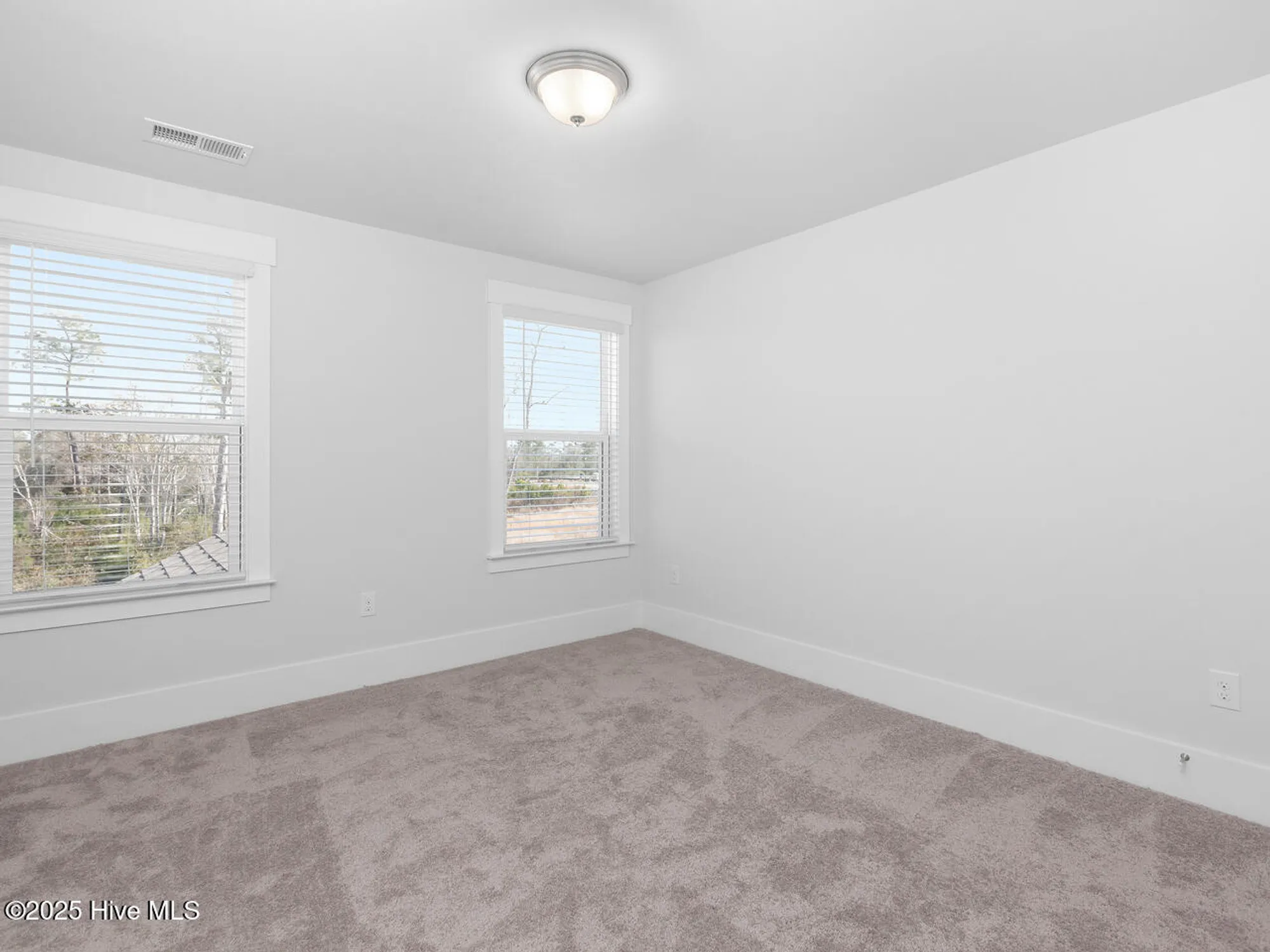 Property Slideshow image 11 of 33 | 2102 tulip poplar st 35, Leland, NC, 28451