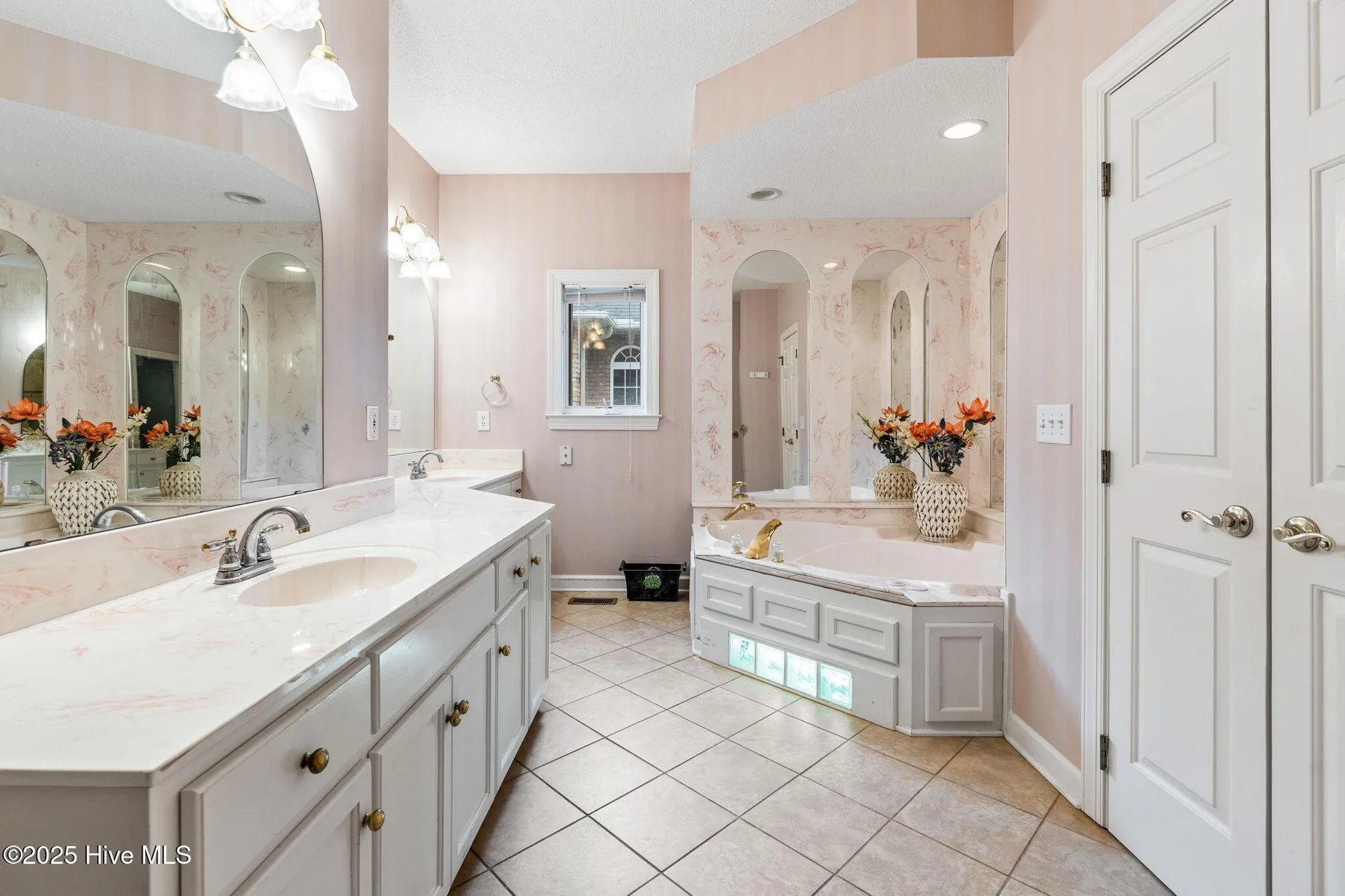 Property Slideshow image 23 of 77 | 178 edgewater cir, Sunset Beach, NC, 28468