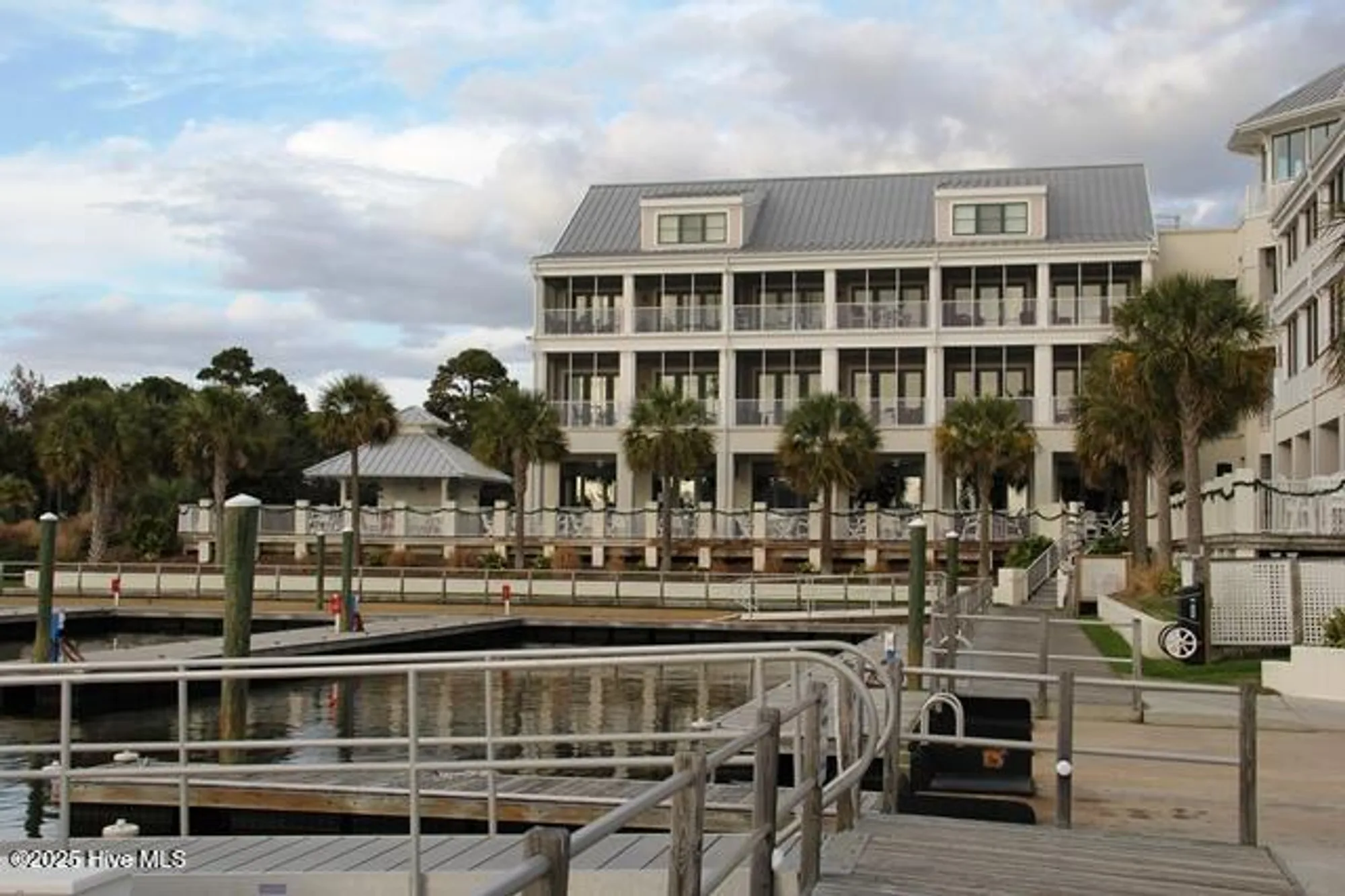 Property Slideshow image 3 of 4 | 2571 st james dr # c-33, Southport, NC, 28461