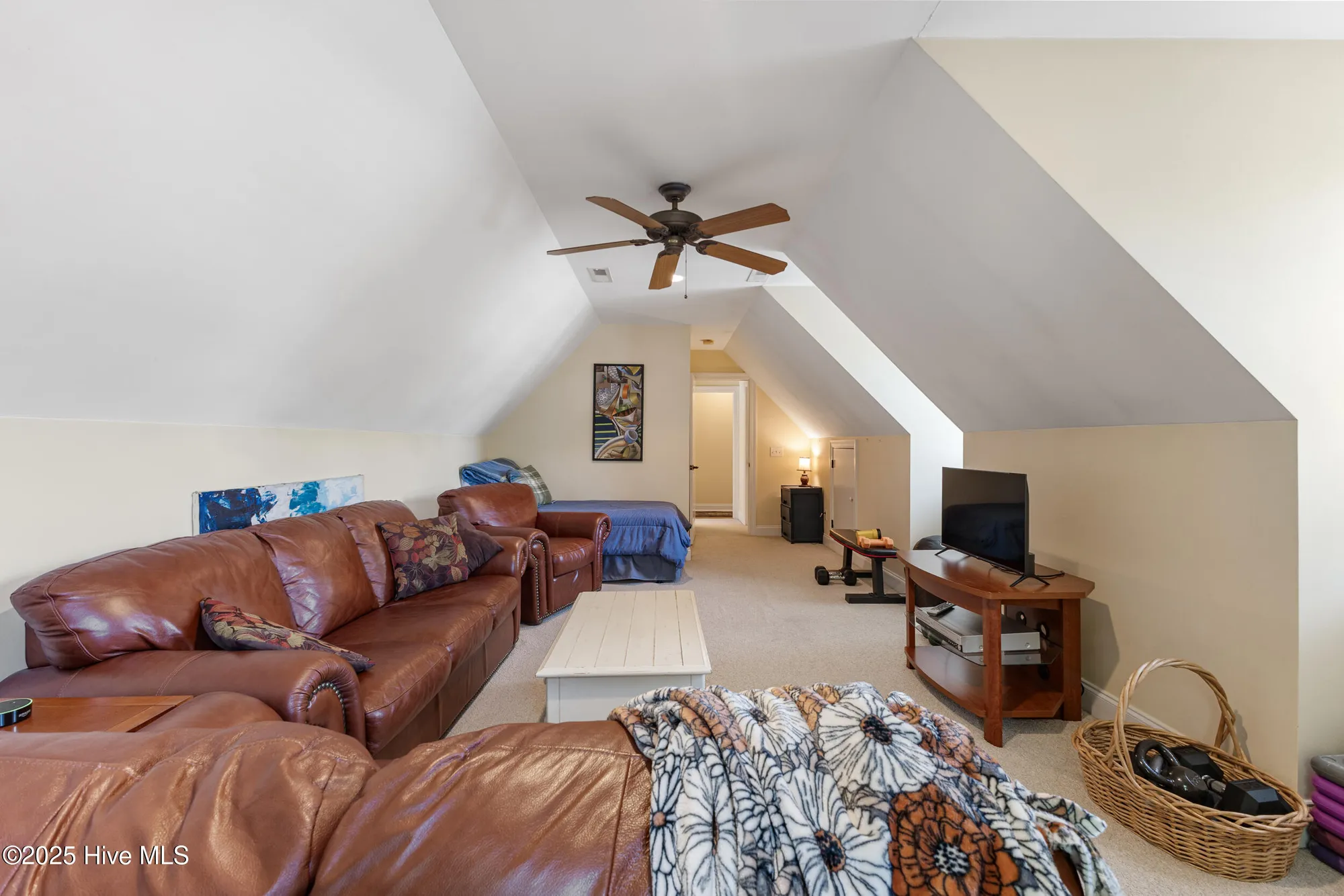 Property Slideshow image 37 of 45 | 8701 lincolnshire ln, Wilmington, NC, 28411