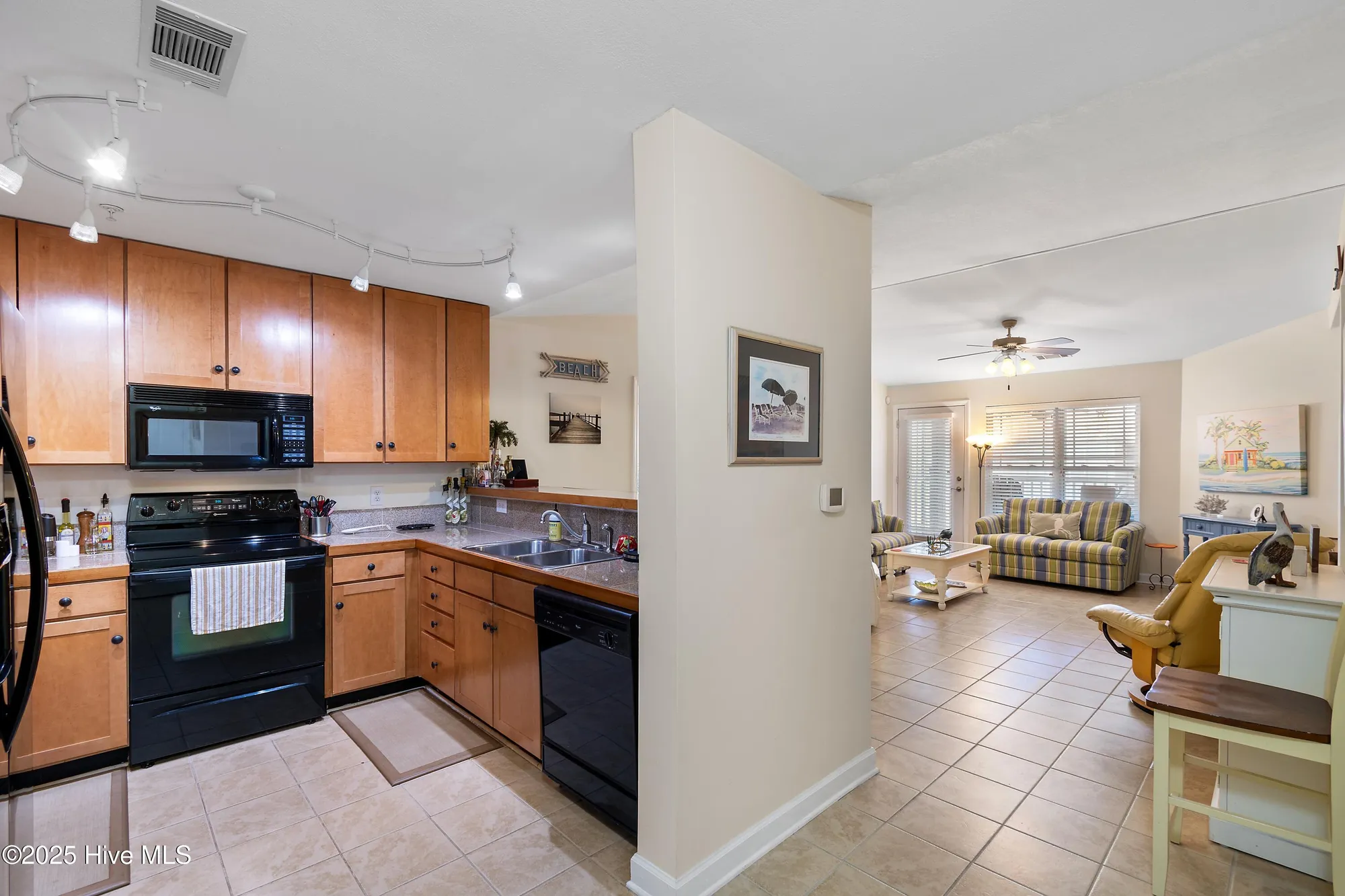 Property Slideshow image 4 of 46 | 260 s crow creek dr 17, Calabash, NC, 28467