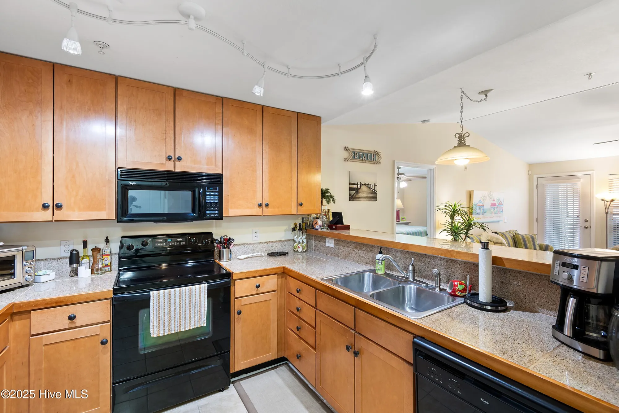 Property Slideshow image 6 of 46 | 260 s crow creek dr 17, Calabash, NC, 28467