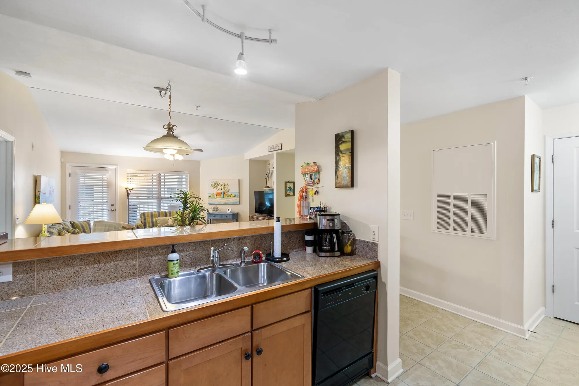 Property Slideshow image 7 of 46 | 260 s crow creek dr 17, Calabash, NC, 28467