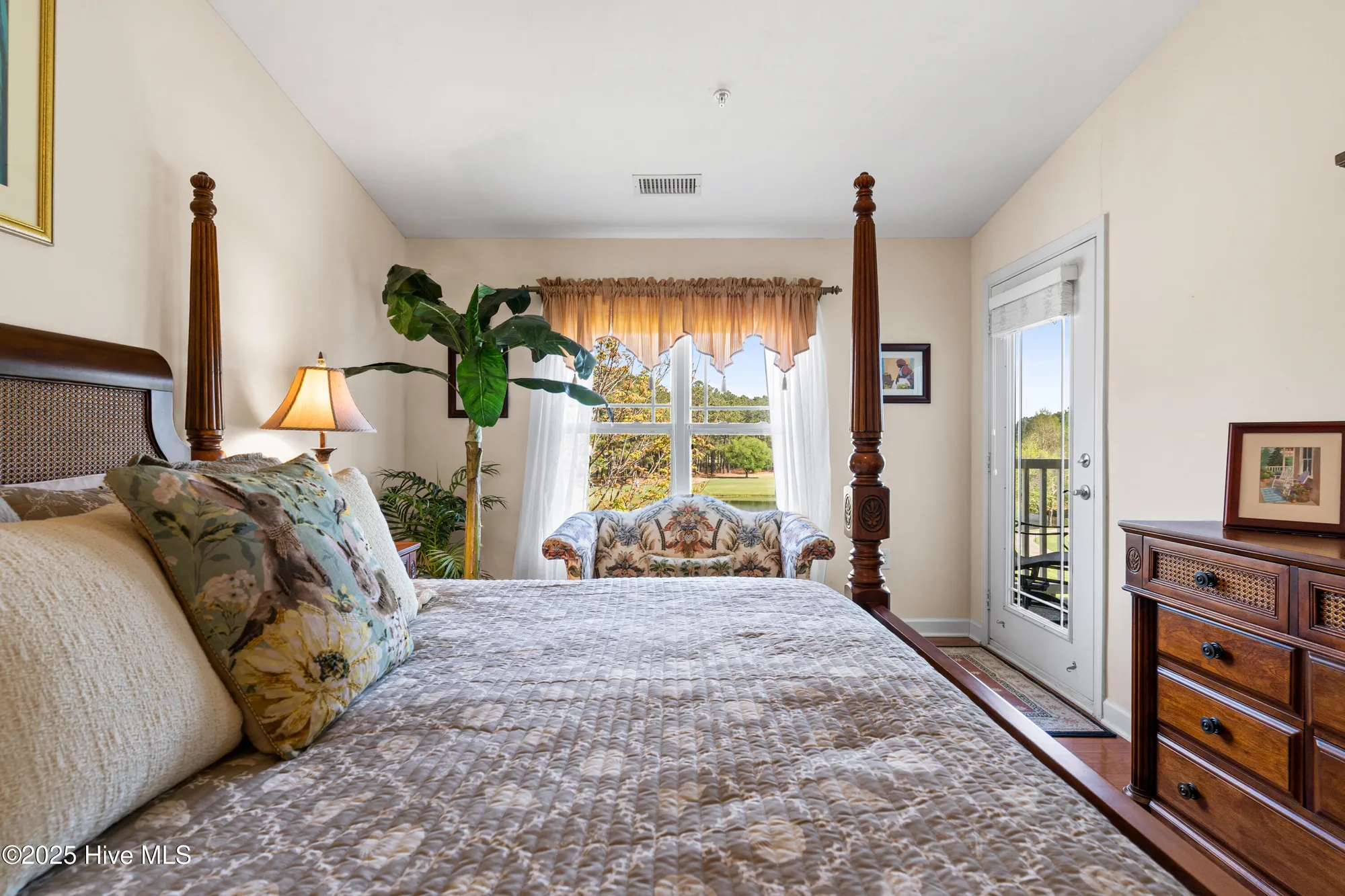 Property Slideshow image 13 of 28 | 260 s crow creek dr 19, Calabash, NC, 28467