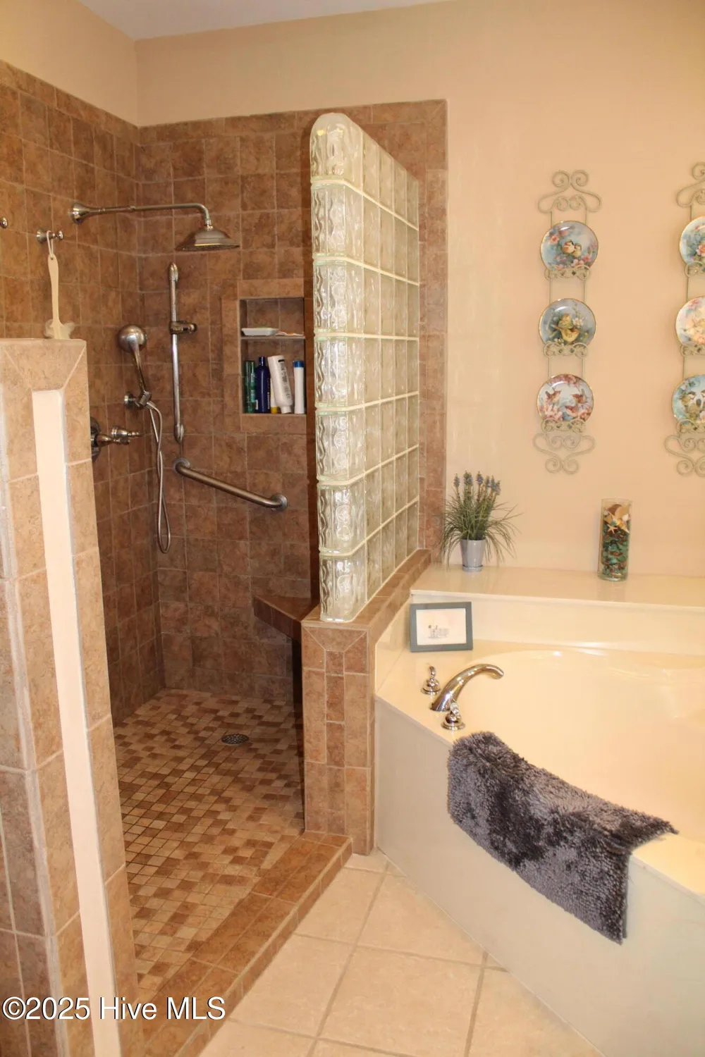 Property Slideshow image 25 of 34 | 7035 bloomsbury ct, Ocean Isle Beach, NC, 28469