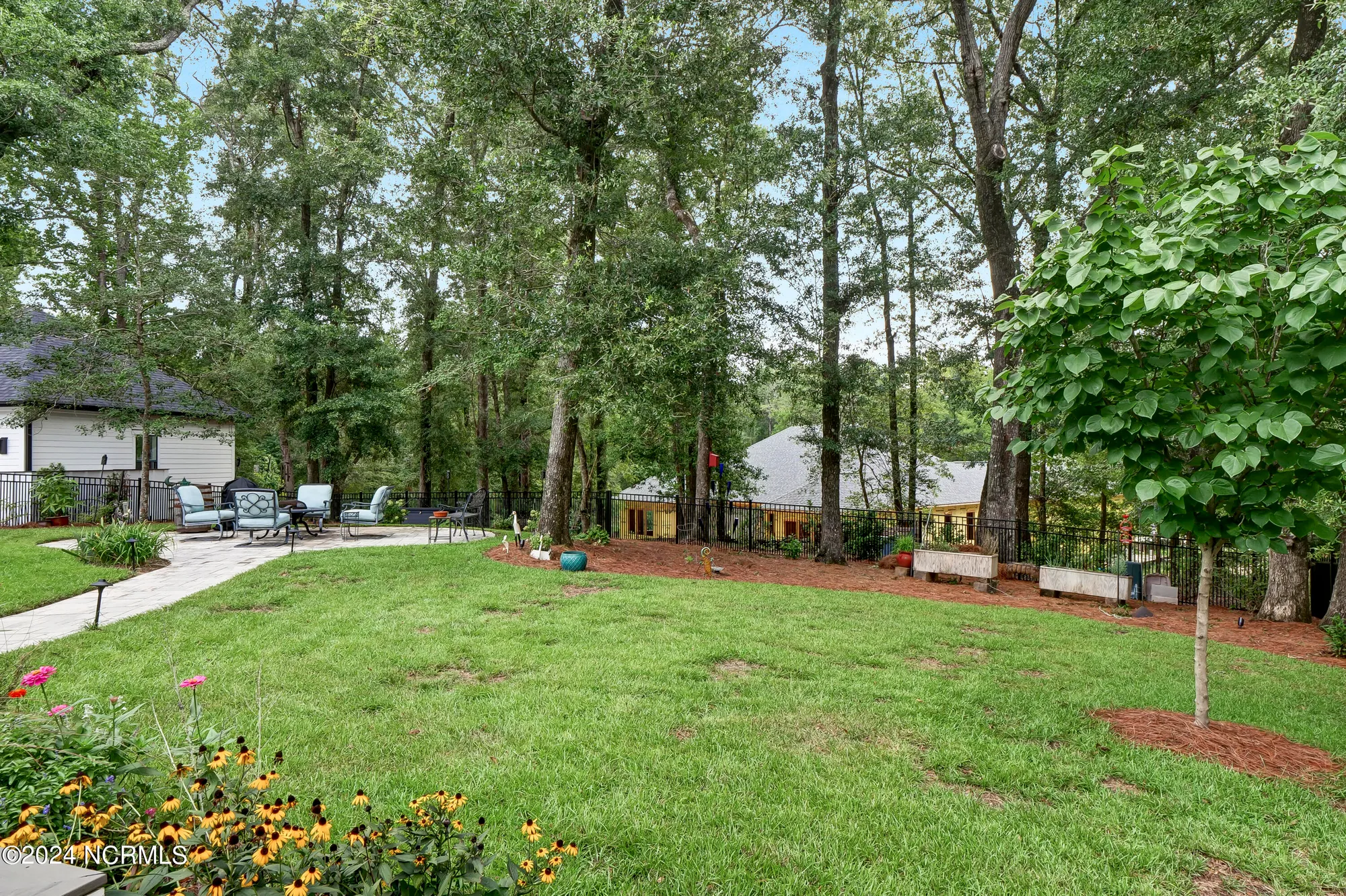 Property Slideshow image 46 of 90 | 3726 white cliffs dr, Castle Hayne, NC, 28429