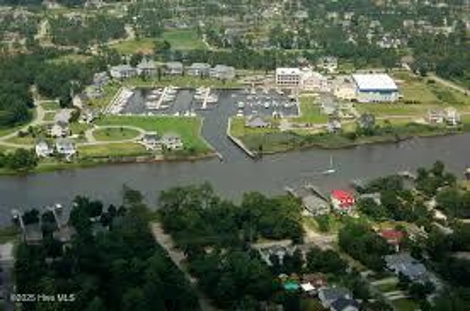 Property Slideshow image 8 of 9 | 2571 st james dr # f6, Southport, NC, 28461