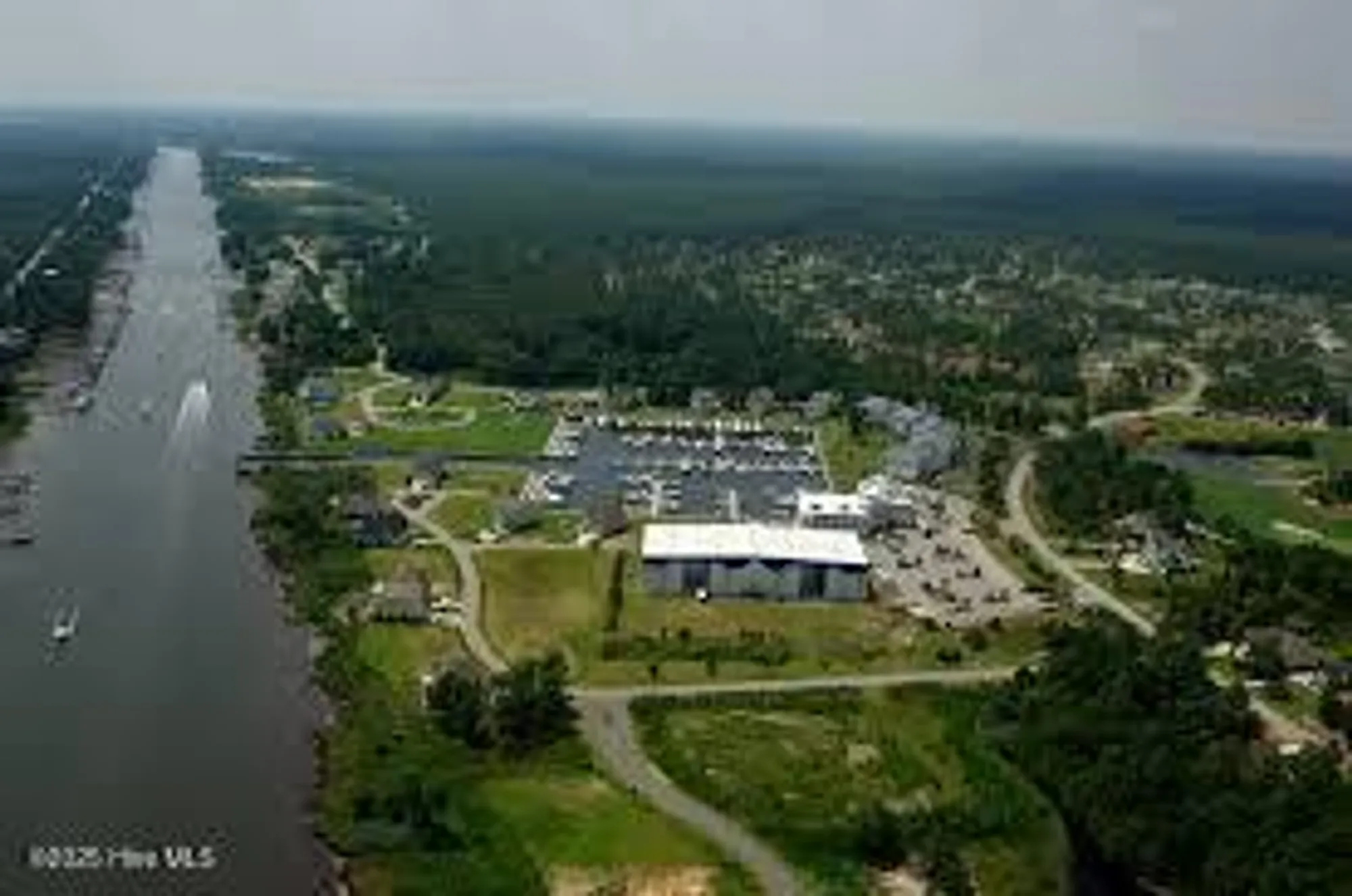 Property Slideshow image 9 of 9 | 2571 st james dr # f6, Southport, NC, 28461