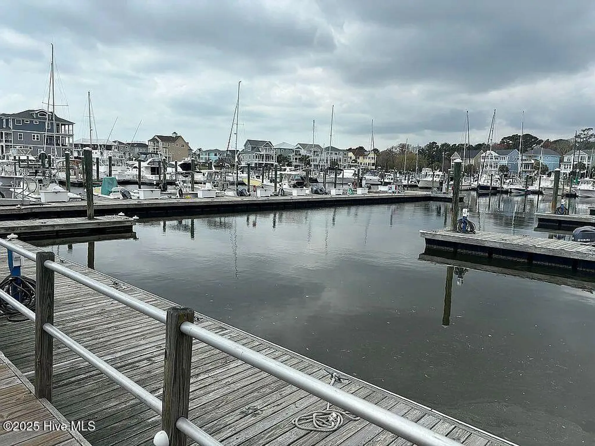 Property Slideshow image 4 of 9 | 2571 st james dr # f6, Southport, NC, 28461