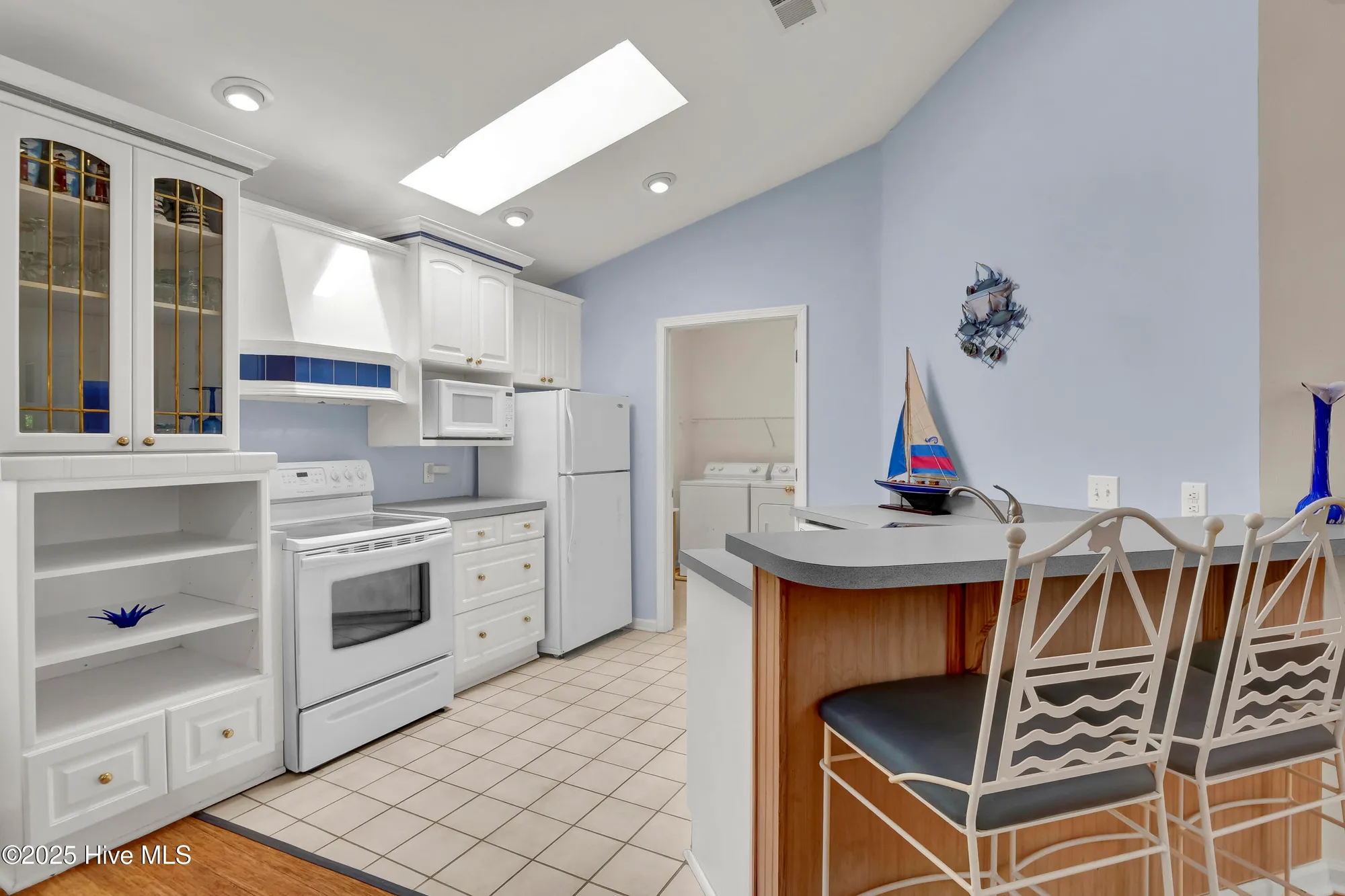 Property Slideshow image 5 of 48 | 234 kings trl apt 25b, Sunset Beach, NC, 28468