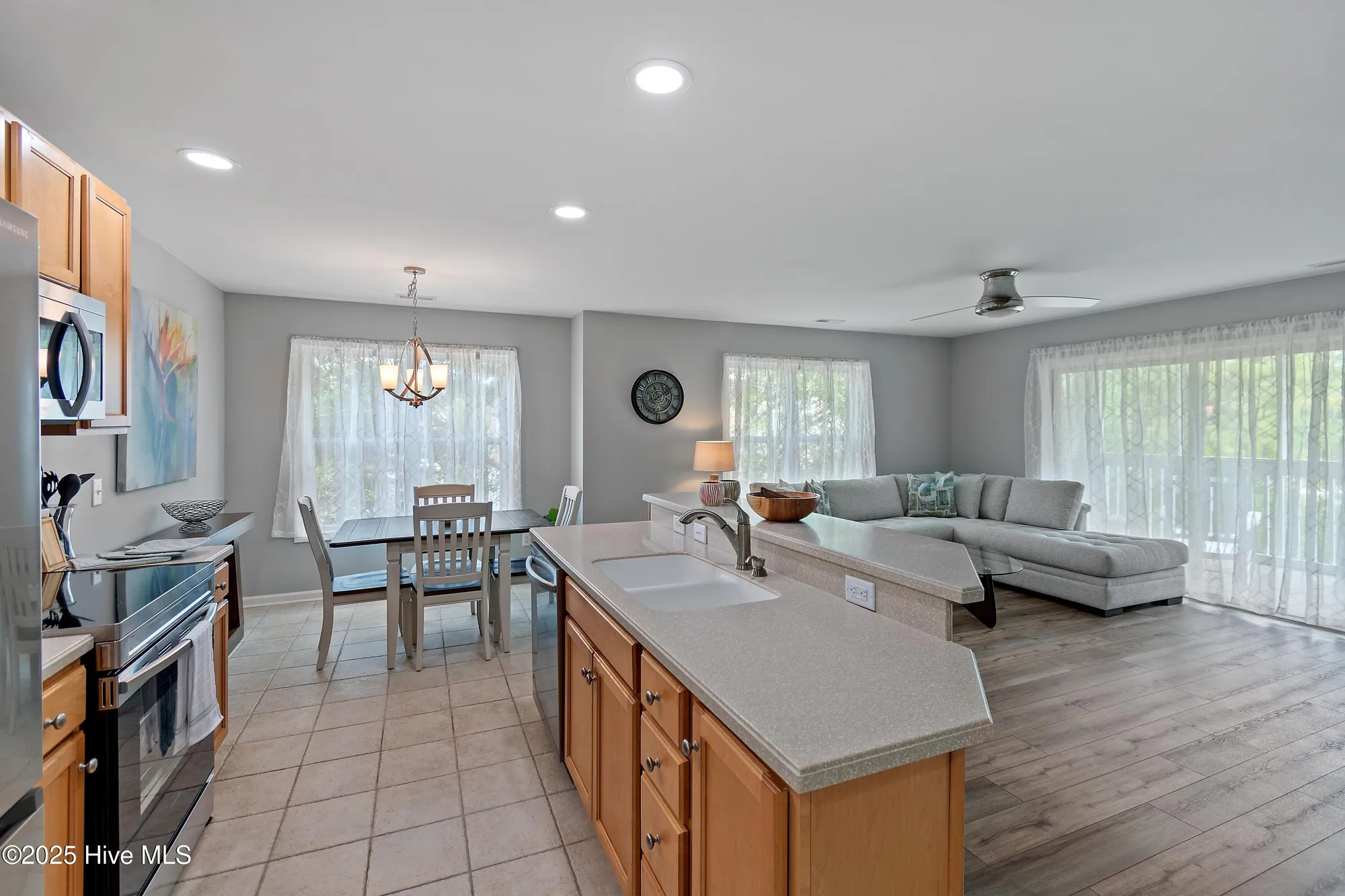 Property Slideshow image 7 of 43 | 3350 club villa dr 1605, Southport, NC, 28461