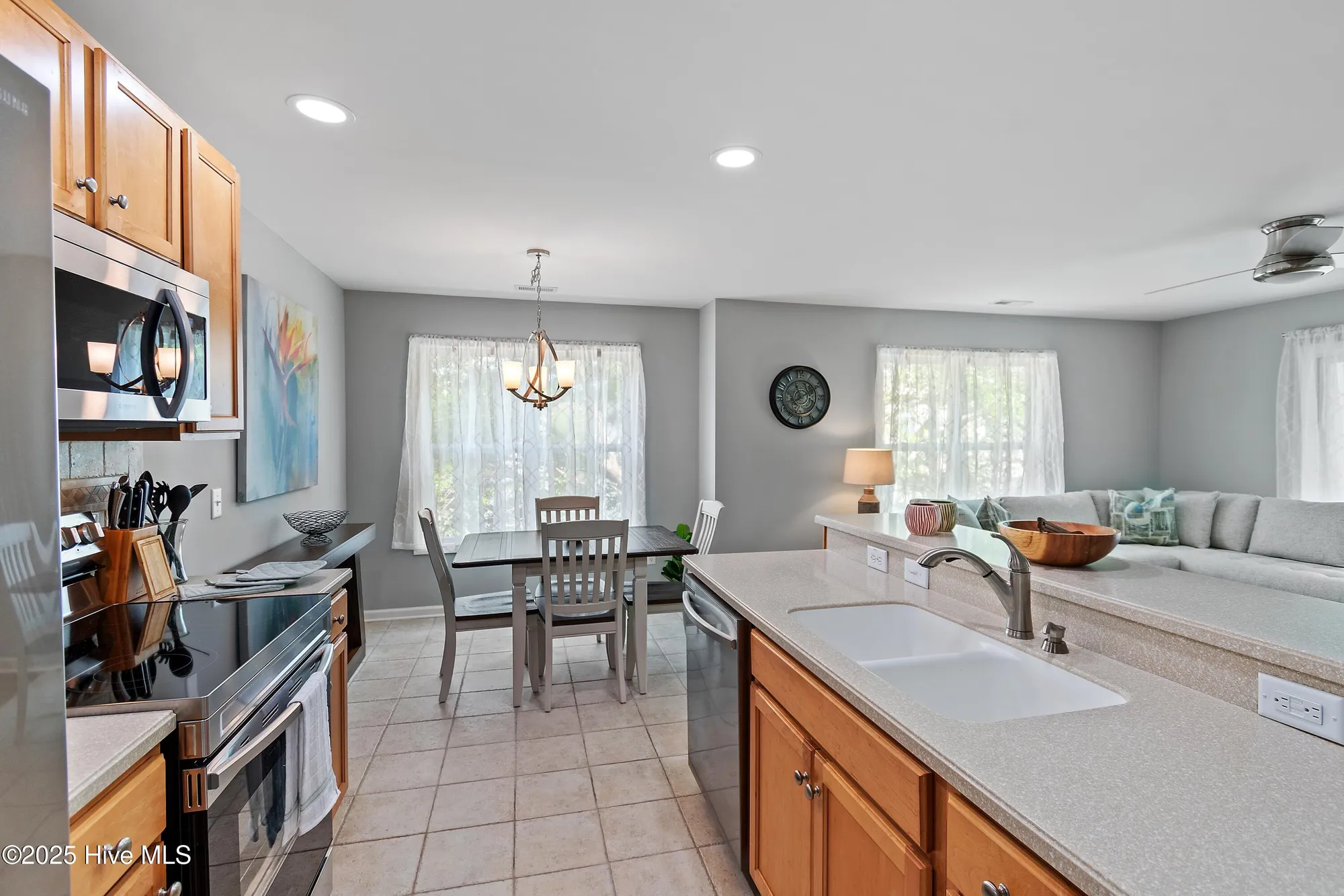 Property Slideshow image 9 of 43 | 3350 club villa dr 1605, Southport, NC, 28461