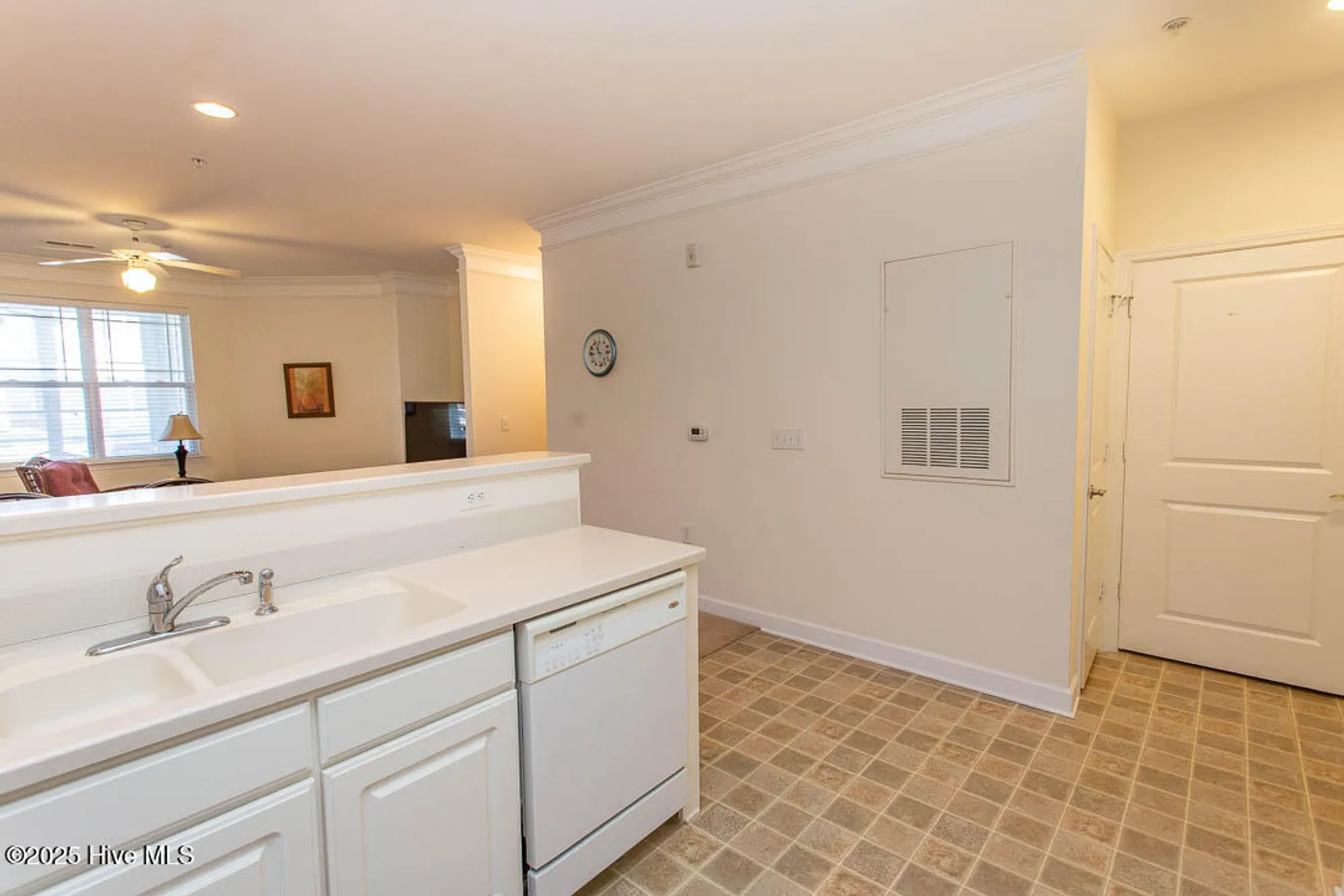 Property Slideshow image 5 of 30 | 395 s crow creek dr 1401, Calabash, NC, 28467