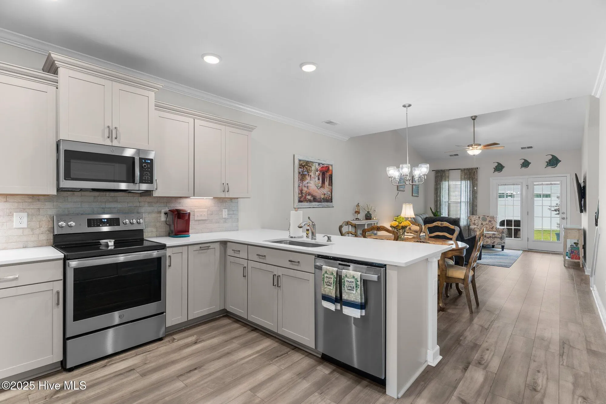 Property Slideshow image 10 of 39 | 8816 radcliff dr nw, Calabash, NC, 28467