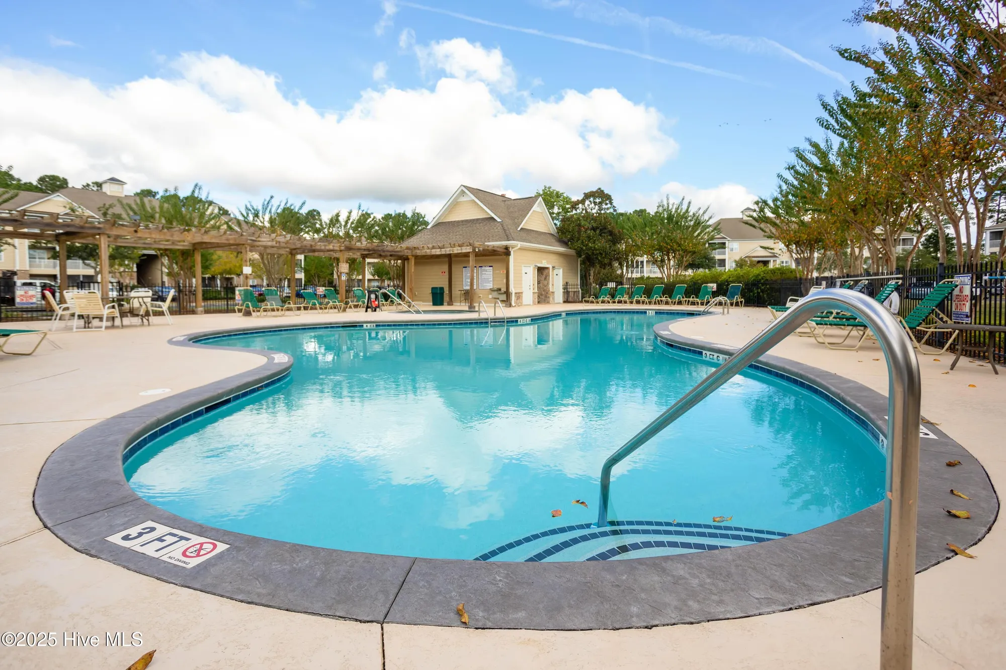 Property Slideshow image 32 of 36 | 395 s crow creek dr 1601, Calabash, NC, 28467