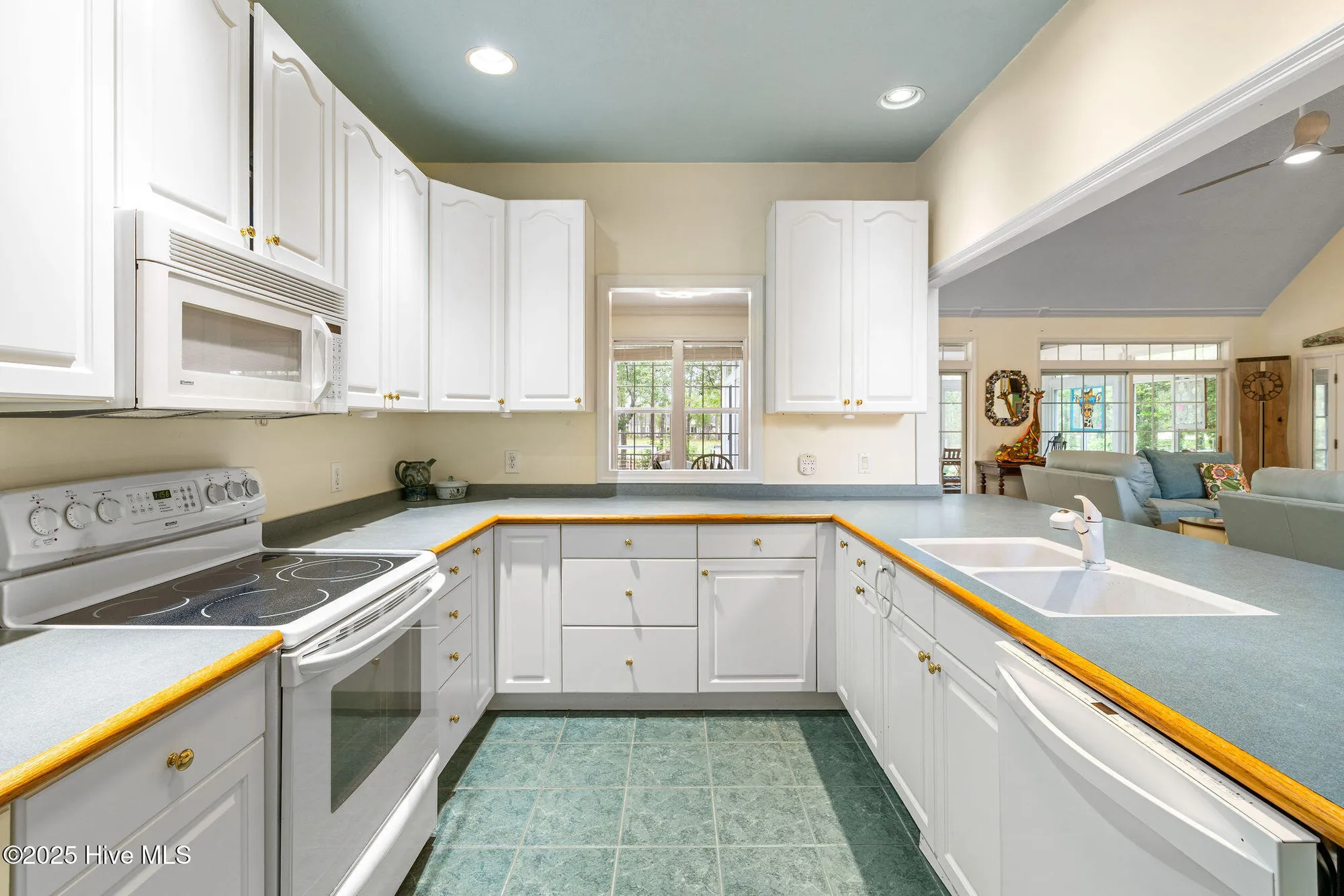 Property Slideshow image 14 of 82 | 3193 wexford way, Southport, NC, 28461