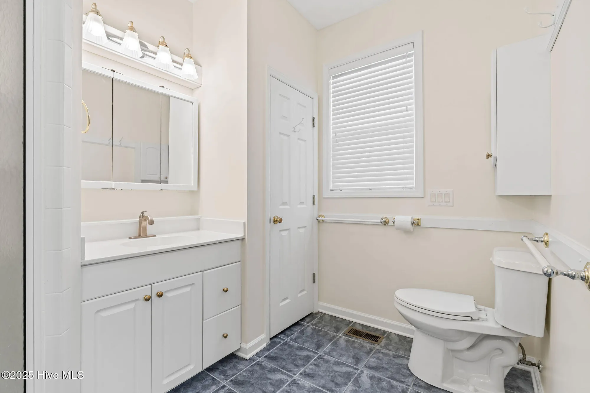 Property Slideshow image 23 of 82 | 3193 wexford way, Southport, NC, 28461