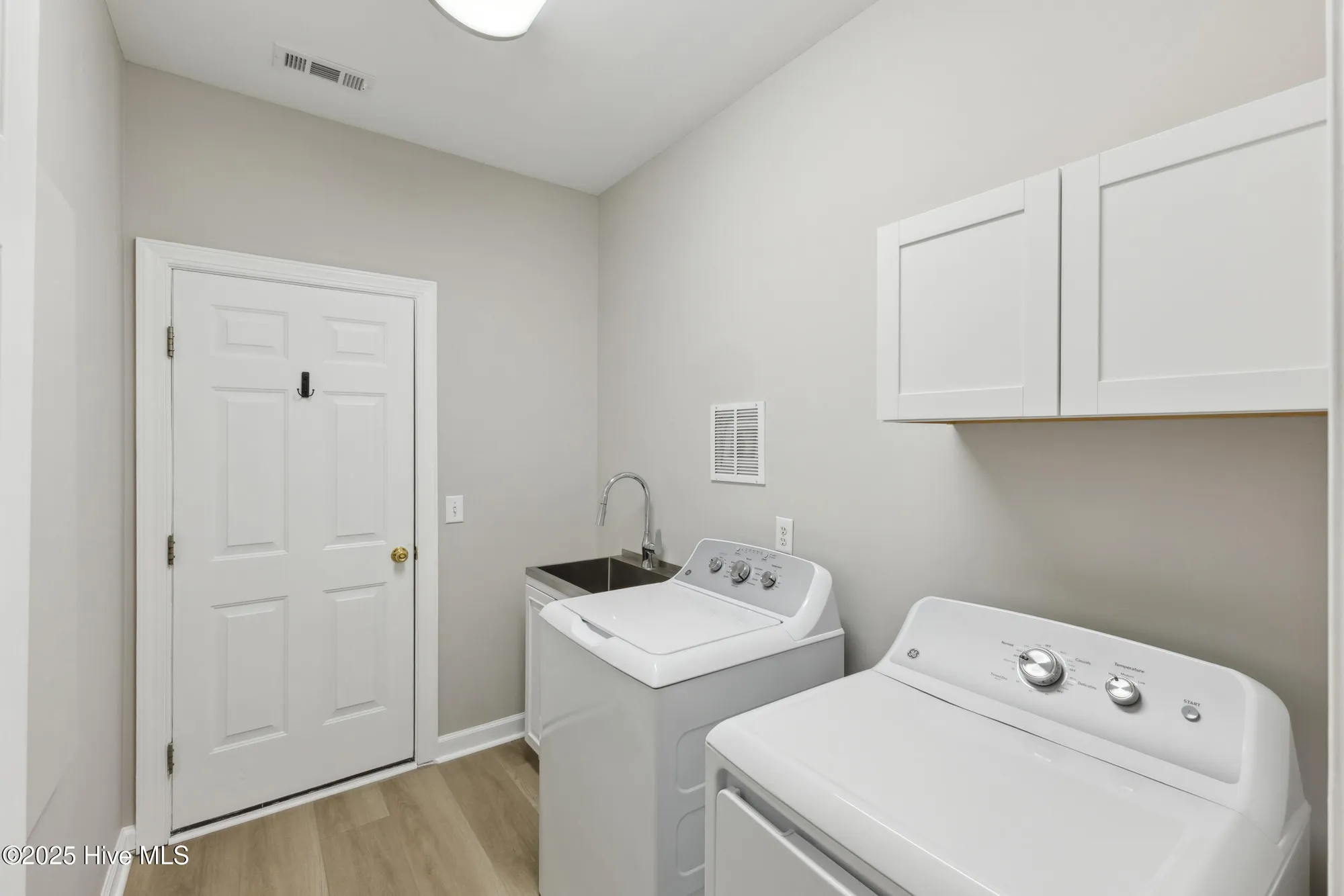 Property Slideshow image 22 of 39 | 8807 sawmill creek ln, Wilmington, NC, 28411