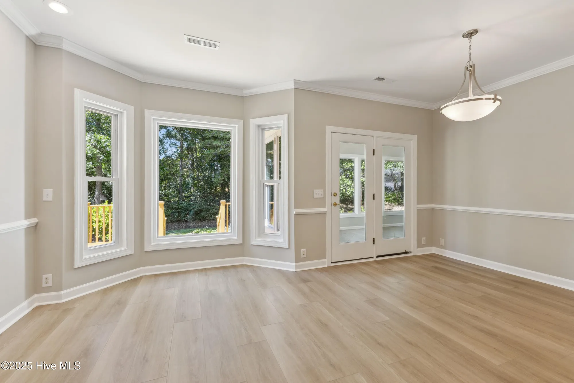 Property Slideshow image 9 of 39 | 8807 sawmill creek ln, Wilmington, NC, 28411