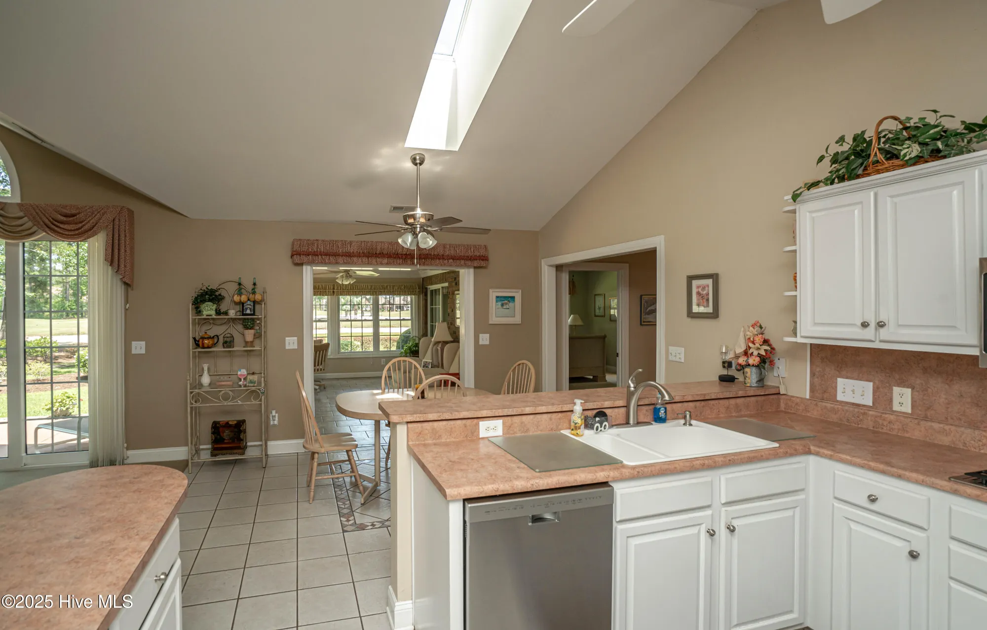 Property Slideshow image 13 of 51 | 522 glenburnie st, Calabash, NC, 28467