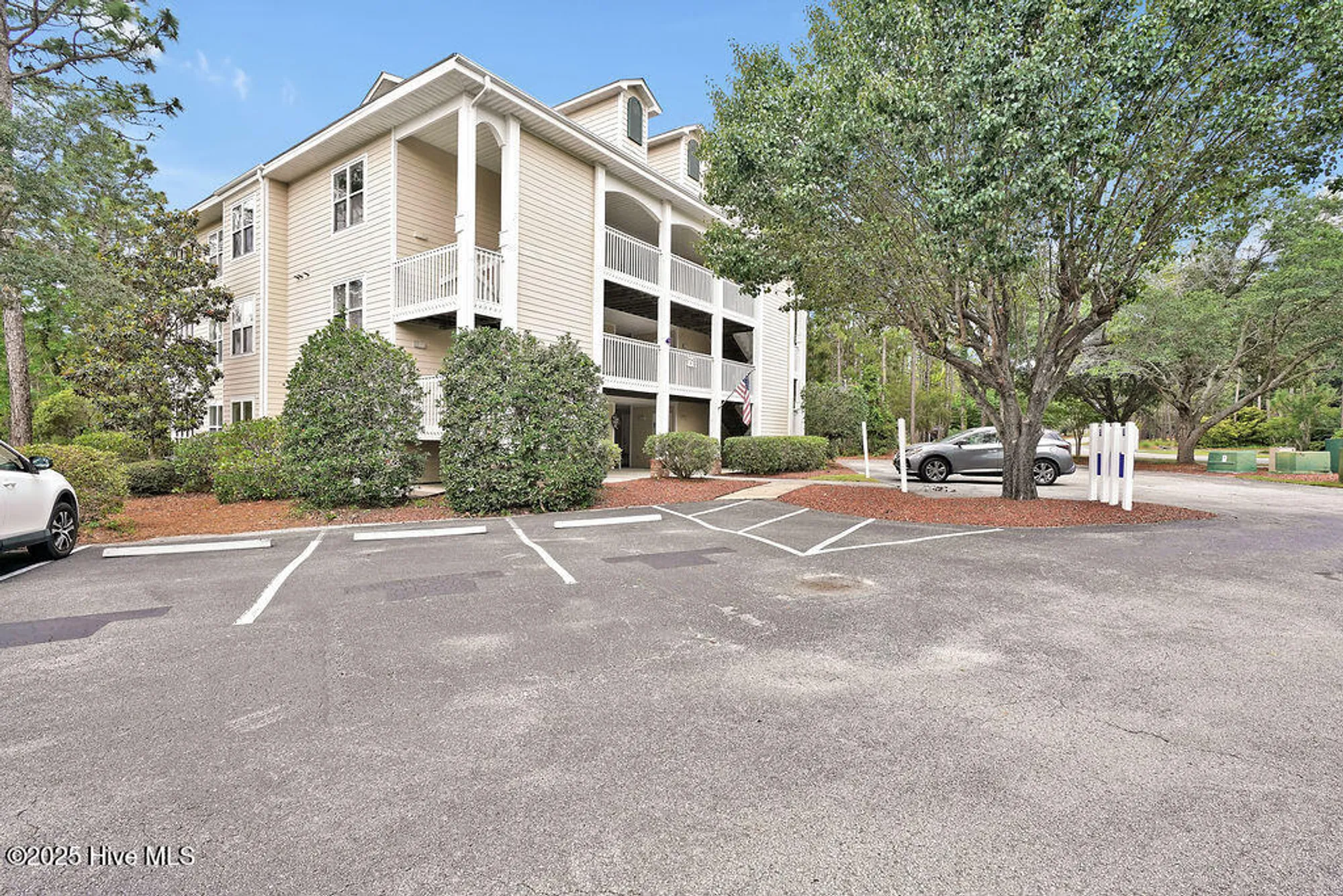 Property Slideshow image 36 of 125 | 3350 club villa dr 105, Southport, NC, 28461