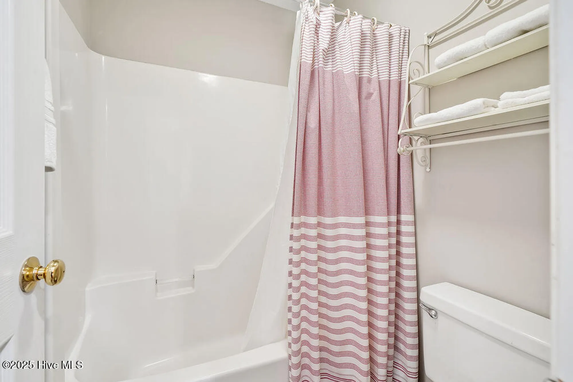 Property Slideshow image 26 of 125 | 3350 club villa dr 105, Southport, NC, 28461