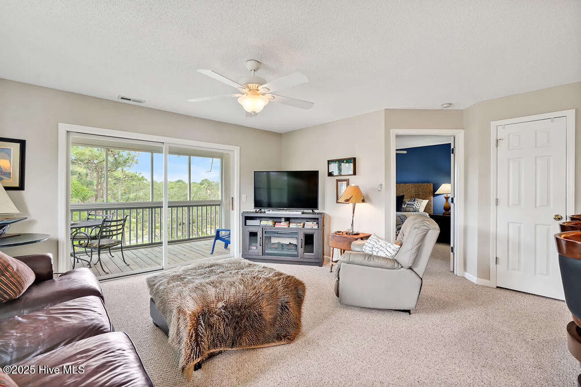 Property Slideshow image 12 of 125 | 3350 club villa dr 105, Southport, NC, 28461