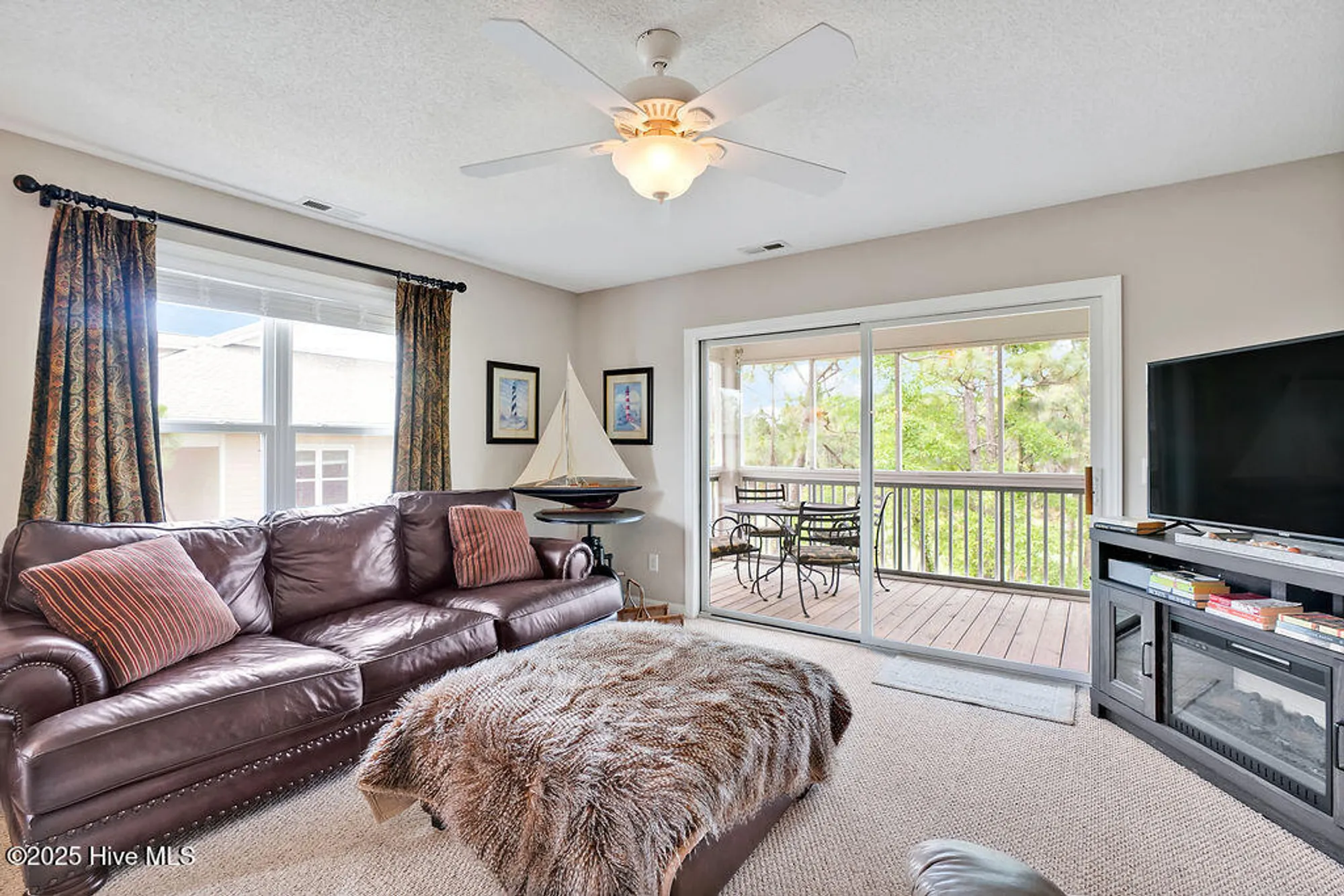 Property Slideshow image 13 of 125 | 3350 club villa dr 105, Southport, NC, 28461