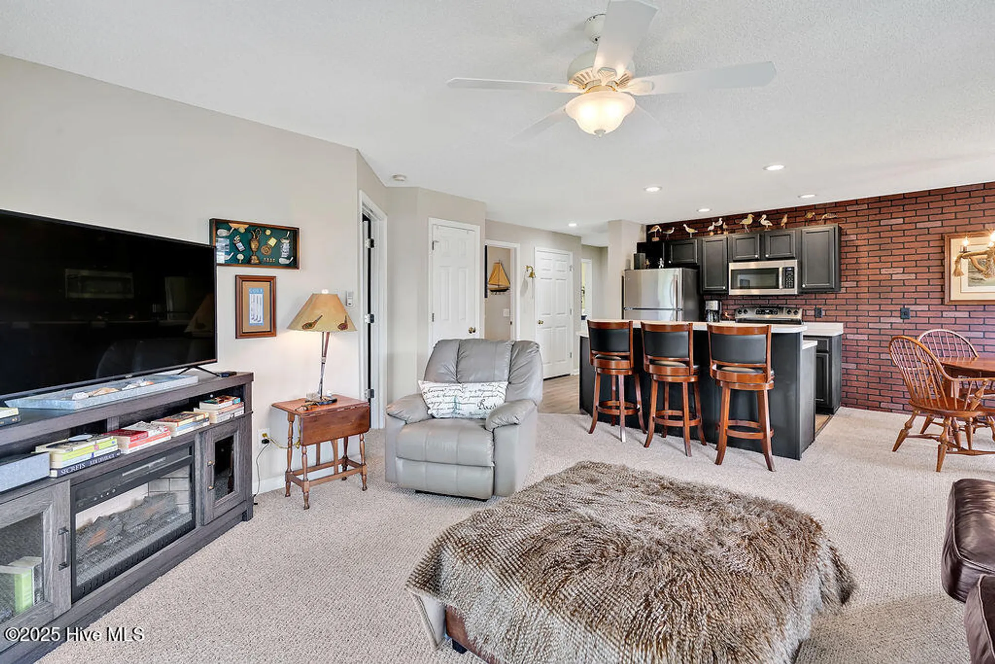 Property Slideshow image 14 of 125 | 3350 club villa dr 105, Southport, NC, 28461