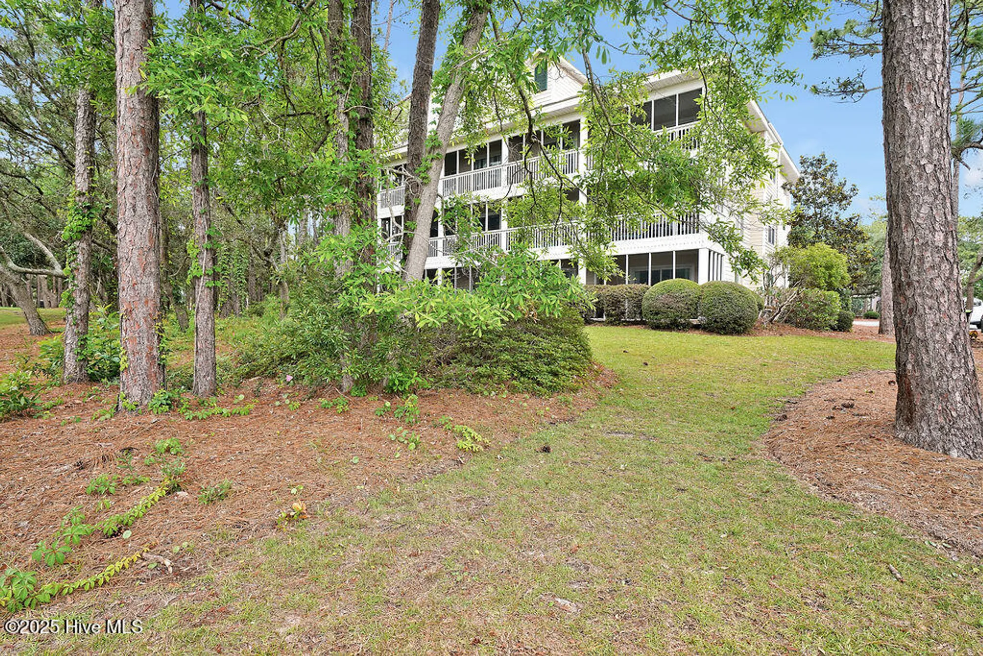 Property Slideshow image 37 of 125 | 3350 club villa dr 105, Southport, NC, 28461