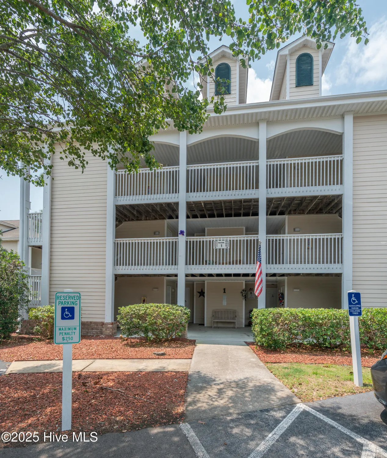 Property Slideshow image 1 of 34 | 3350 club villa dr 104, Southport, NC, 28461