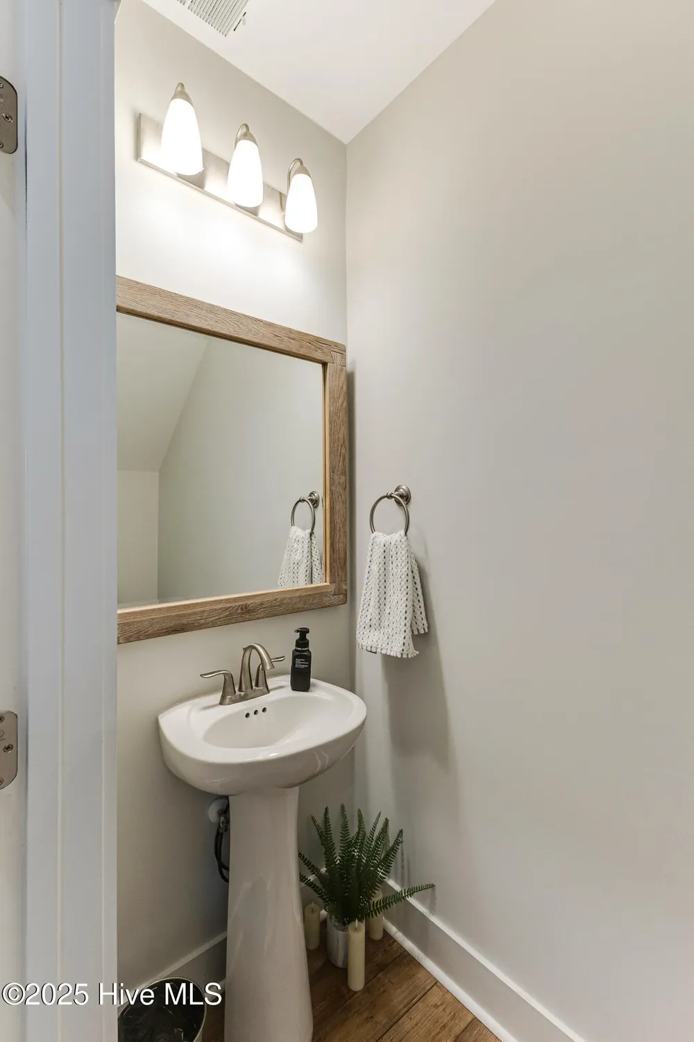 Property Slideshow image 20 of 43 | 215 vivian st nw, Calabash, NC, 28467