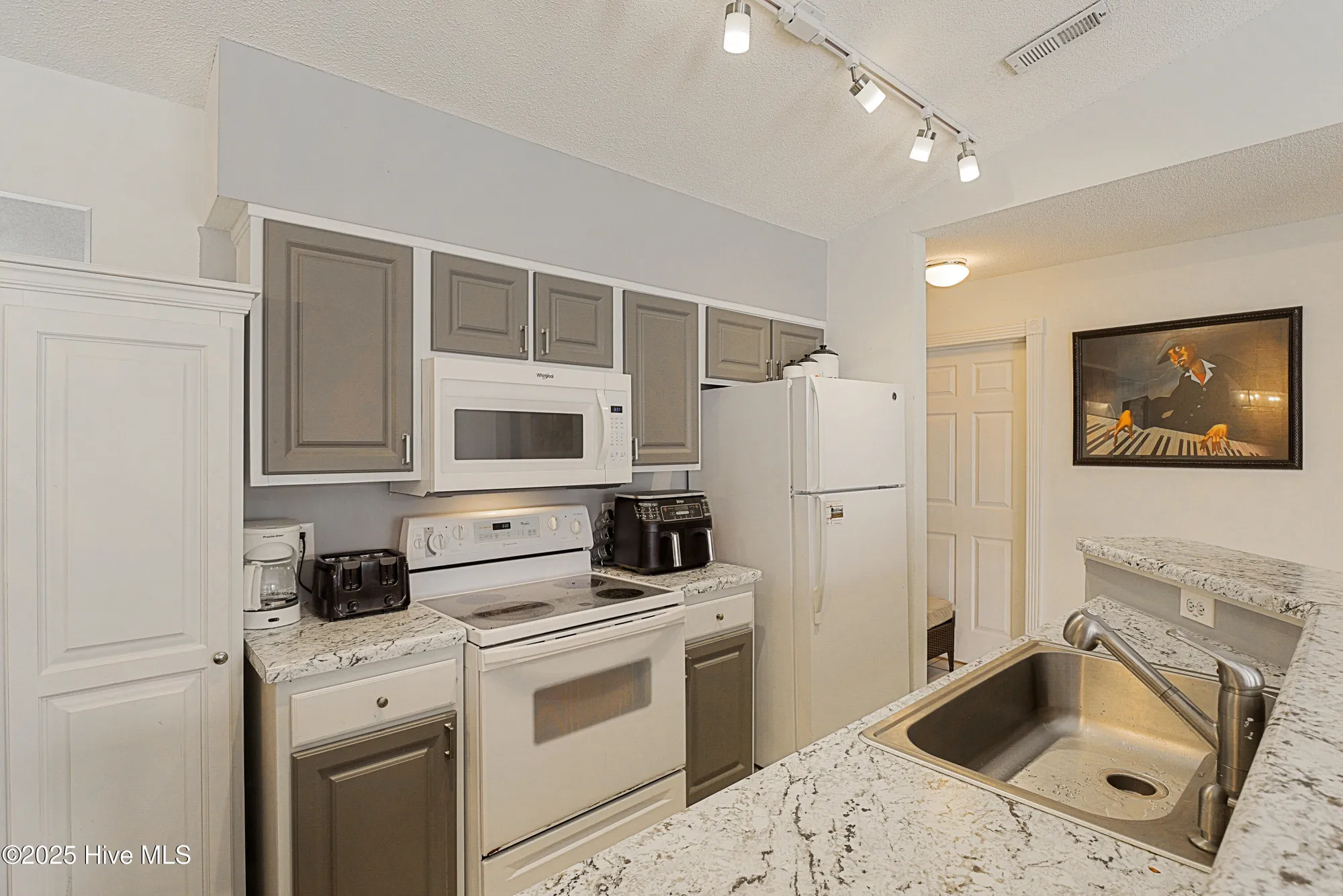 Property Slideshow image 9 of 39 | 330 s middleton dr 908, Calabash, NC, 28467