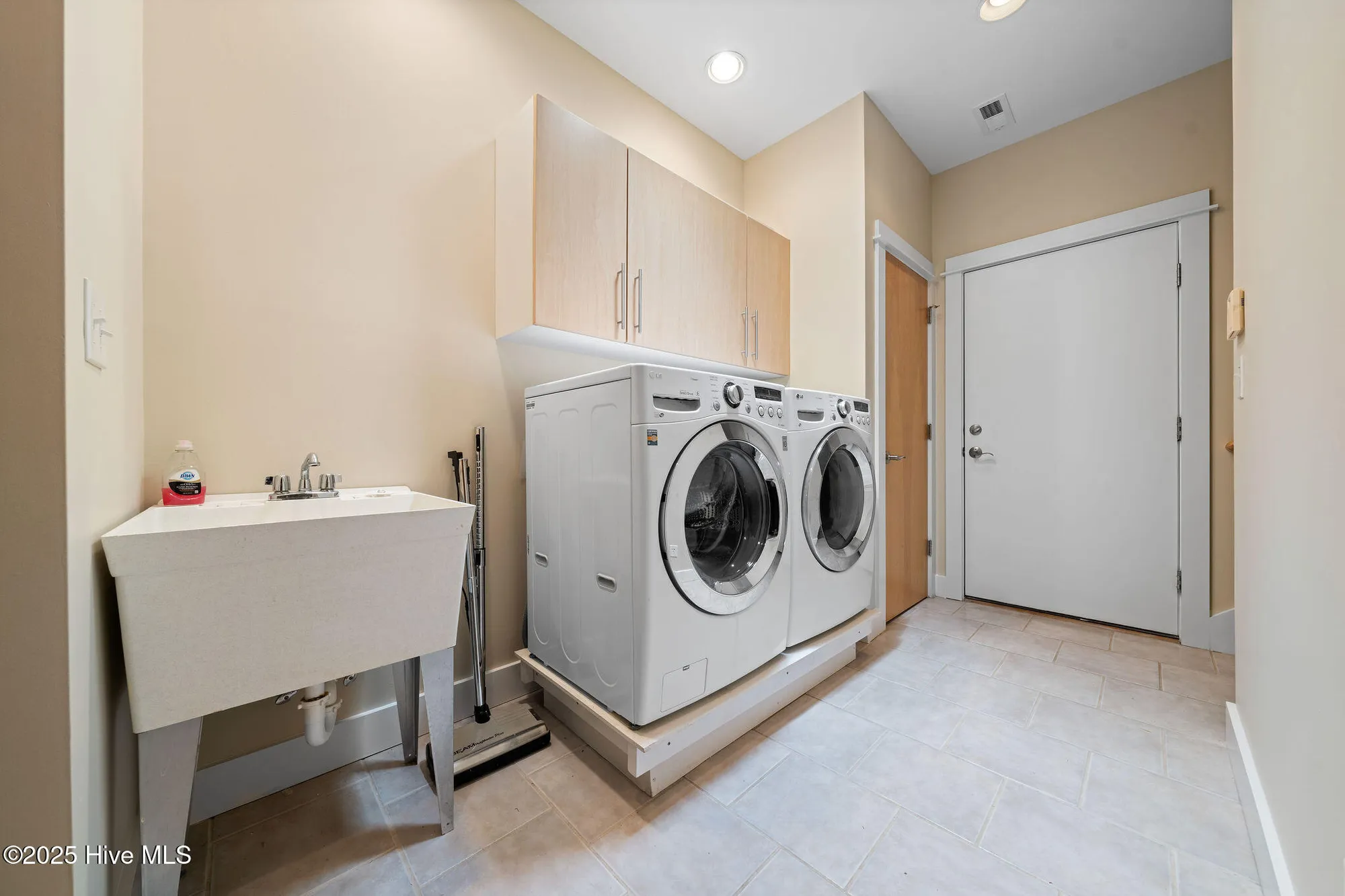 Property Slideshow image 35 of 76 | 2945 moorings way, Southport, NC, 28461