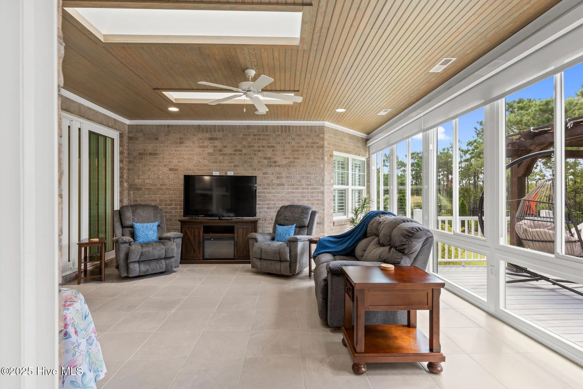 Property Slideshow image 11 of 91 | 3001 moss hammock wynd, Southport, NC, 28461