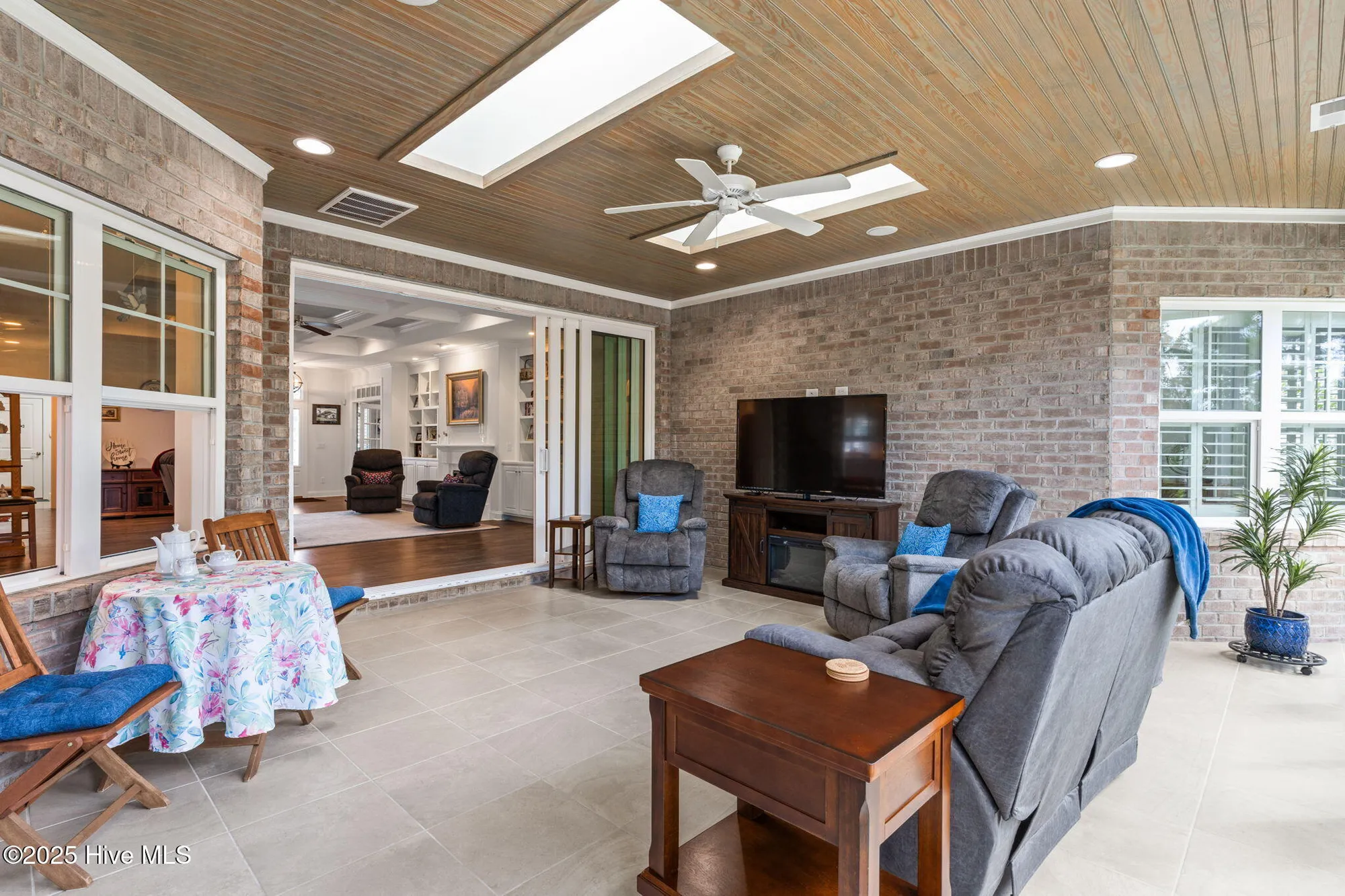 Property Slideshow image 13 of 91 | 3001 moss hammock wynd, Southport, NC, 28461