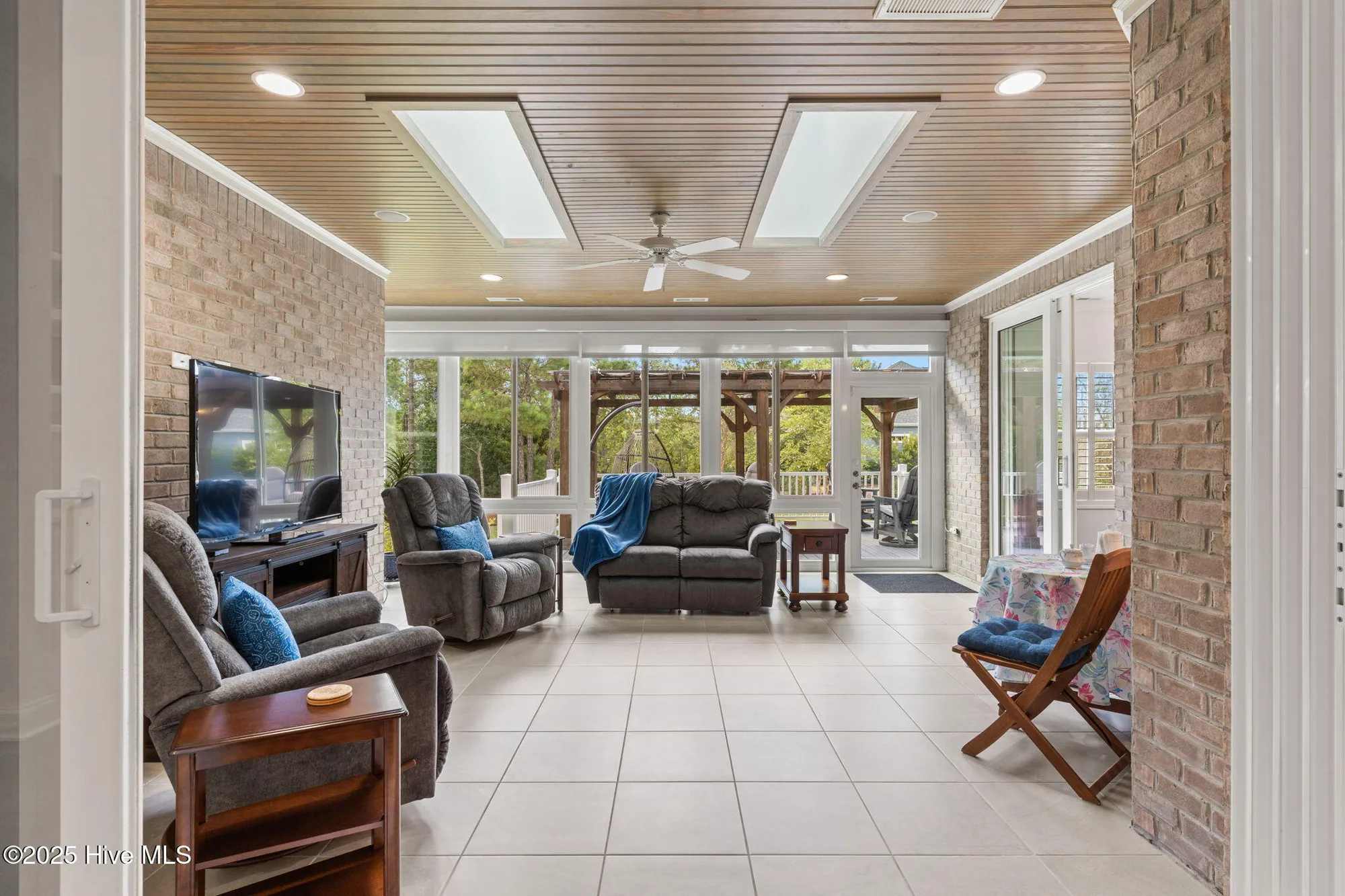 Property Slideshow image 10 of 91 | 3001 moss hammock wynd, Southport, NC, 28461