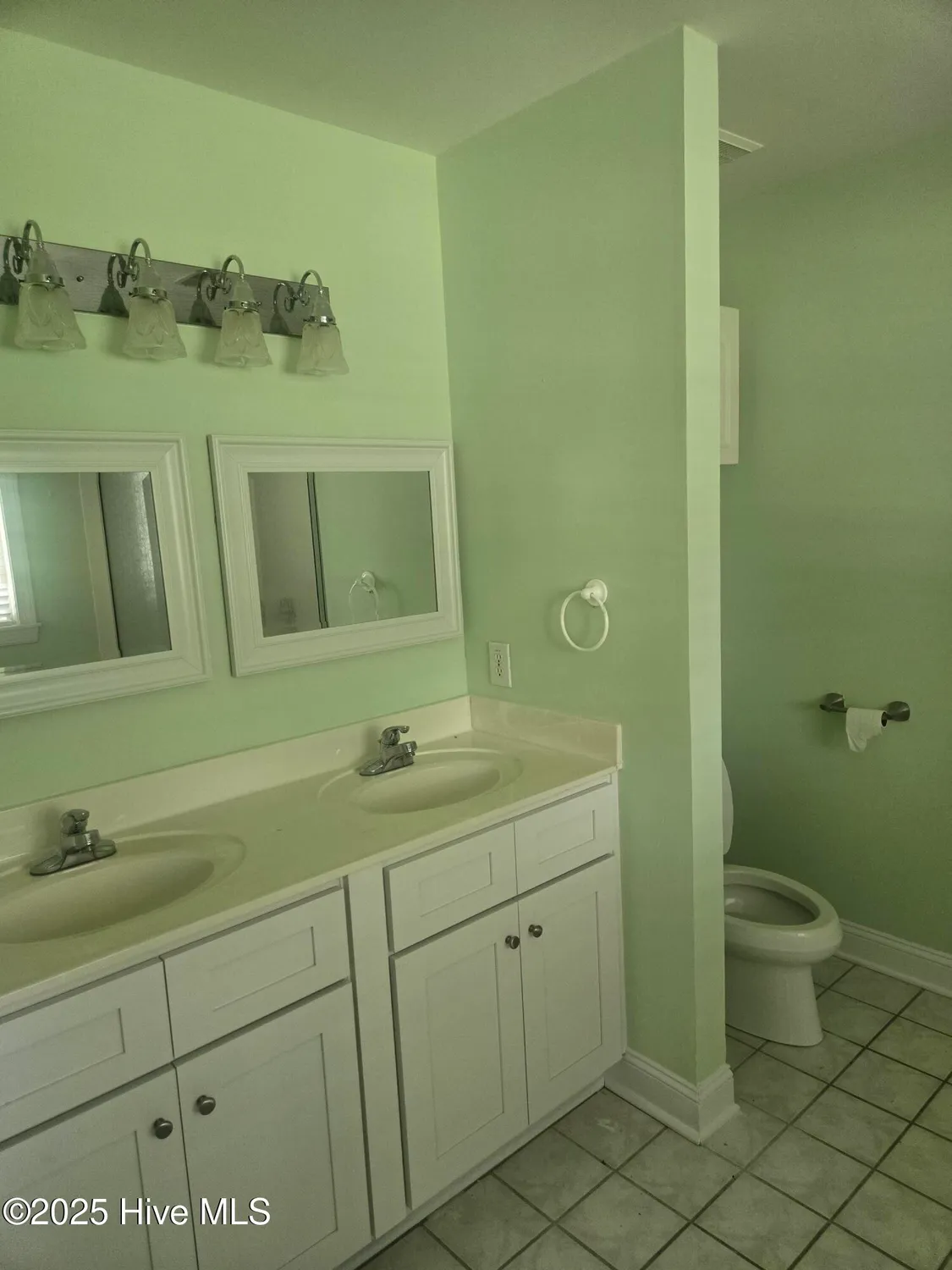 Property Slideshow image 41 of 79 | 290 brookshire pl, Ocean Isle Beach, NC, 28469