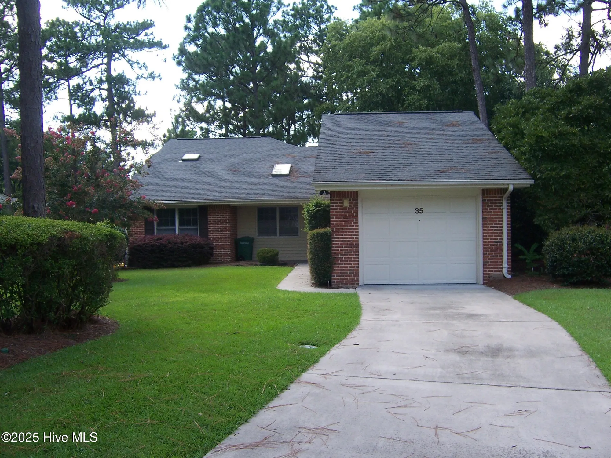 Property Slideshow image 1 of 22 | 35 gull ln, Pinehurst, NC, 28374