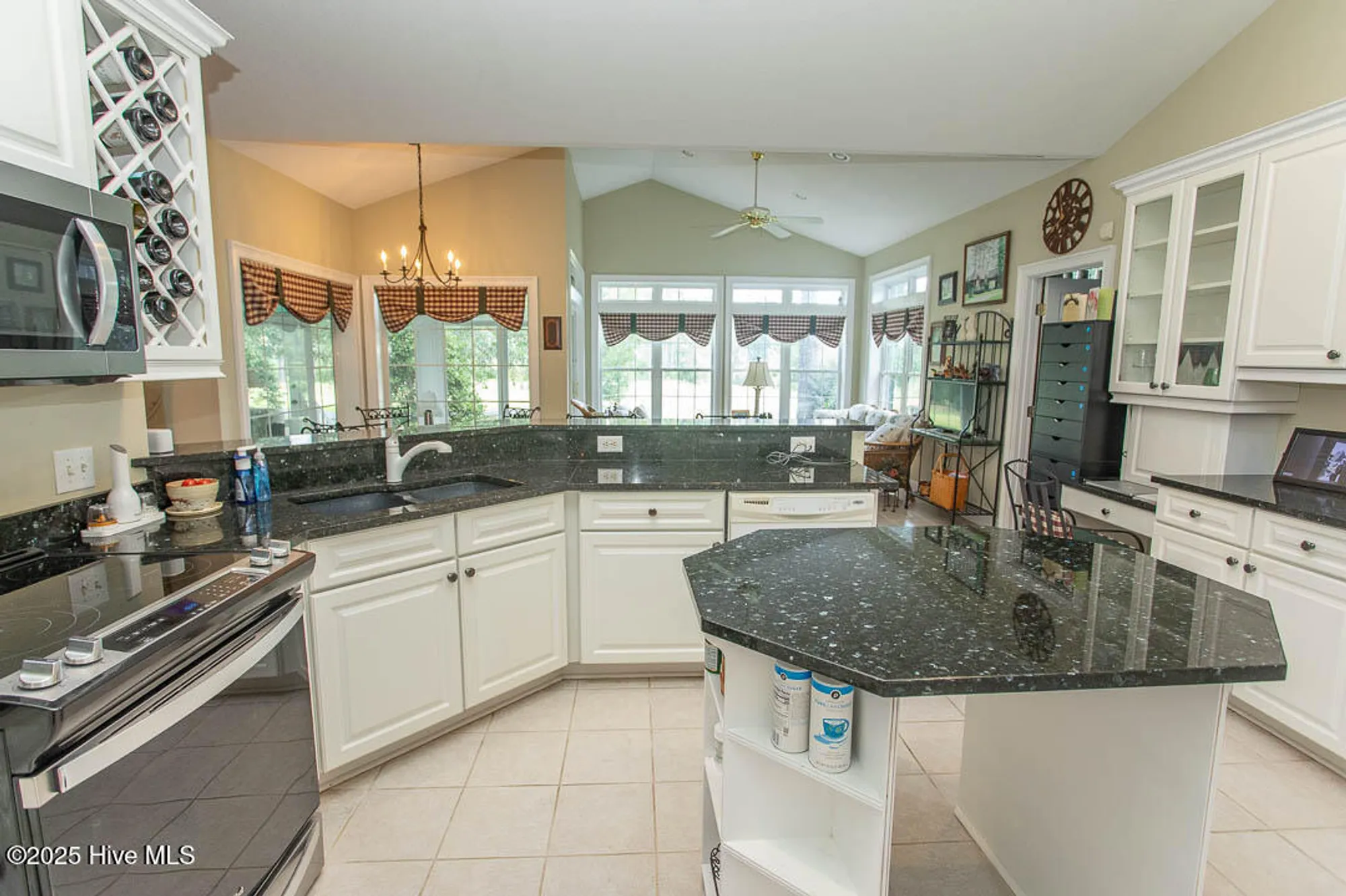 Property Slideshow image 15 of 65 | 134 windsor cir, Ocean Isle Beach, NC, 28469