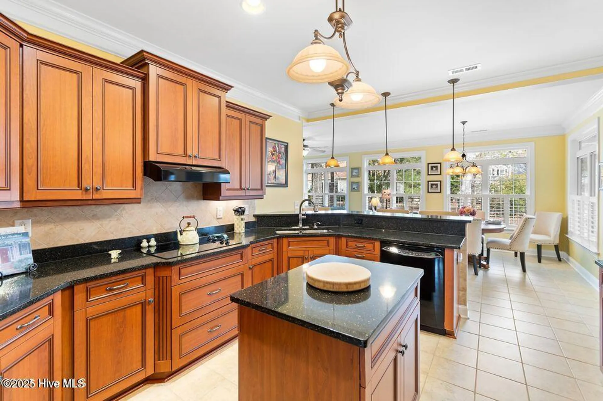 Property Slideshow image 10 of 101 | 2784 oakbluff cir, Southport, NC, 28461