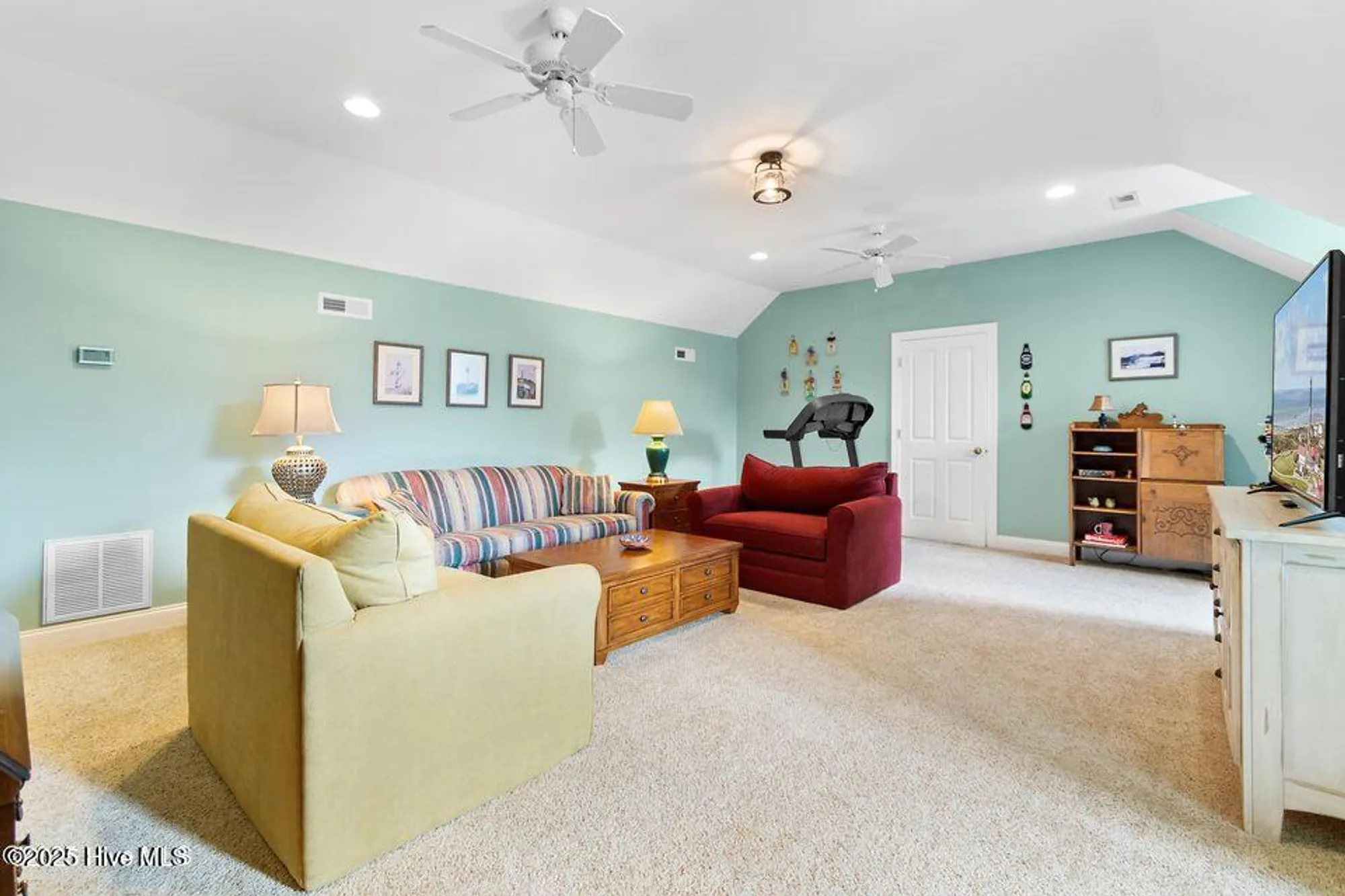 Property Slideshow image 32 of 101 | 2784 oakbluff cir, Southport, NC, 28461