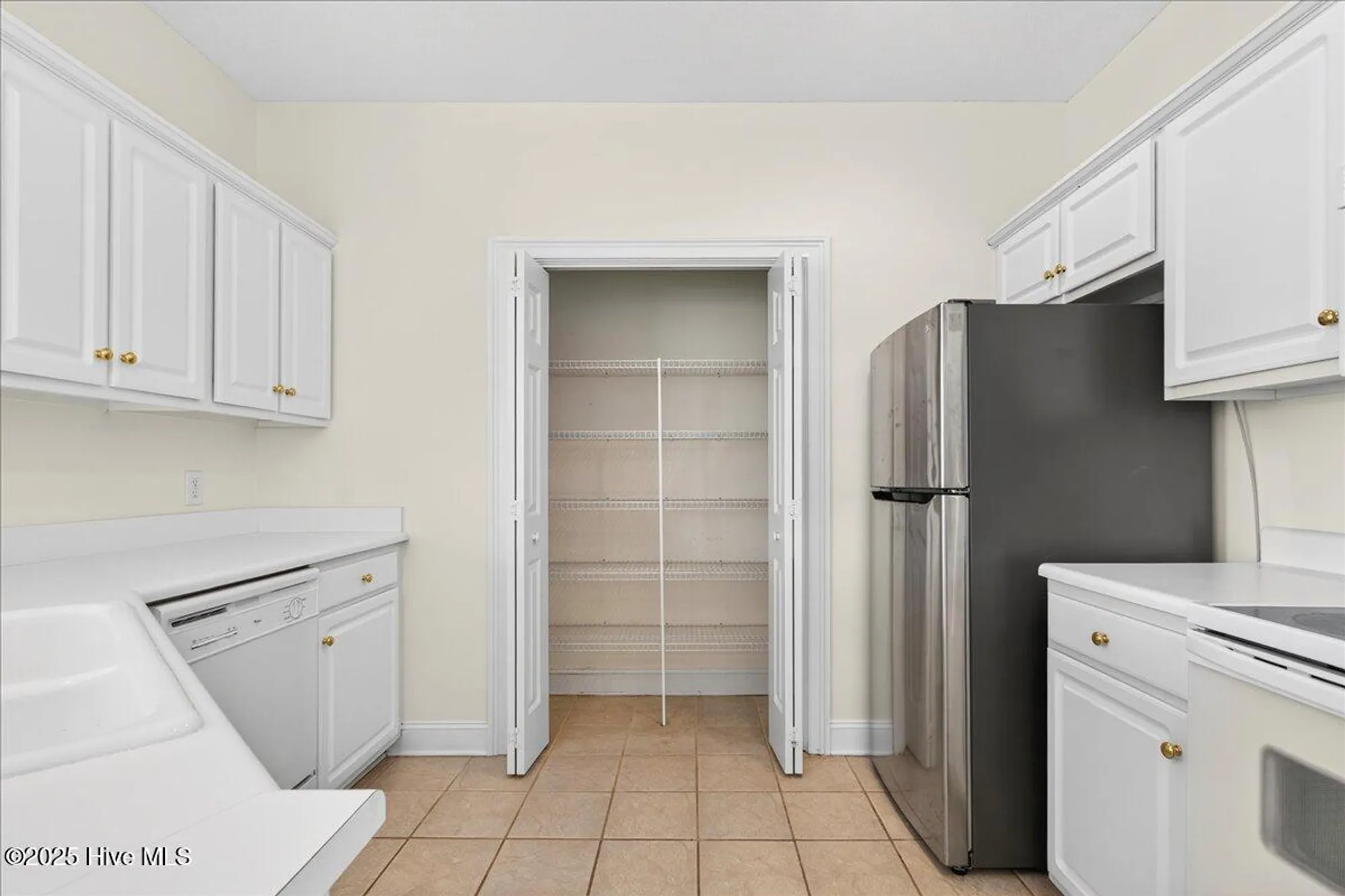 Property Slideshow image 6 of 68 | 8855 radcliff dr 4d, Calabash, NC, 28467