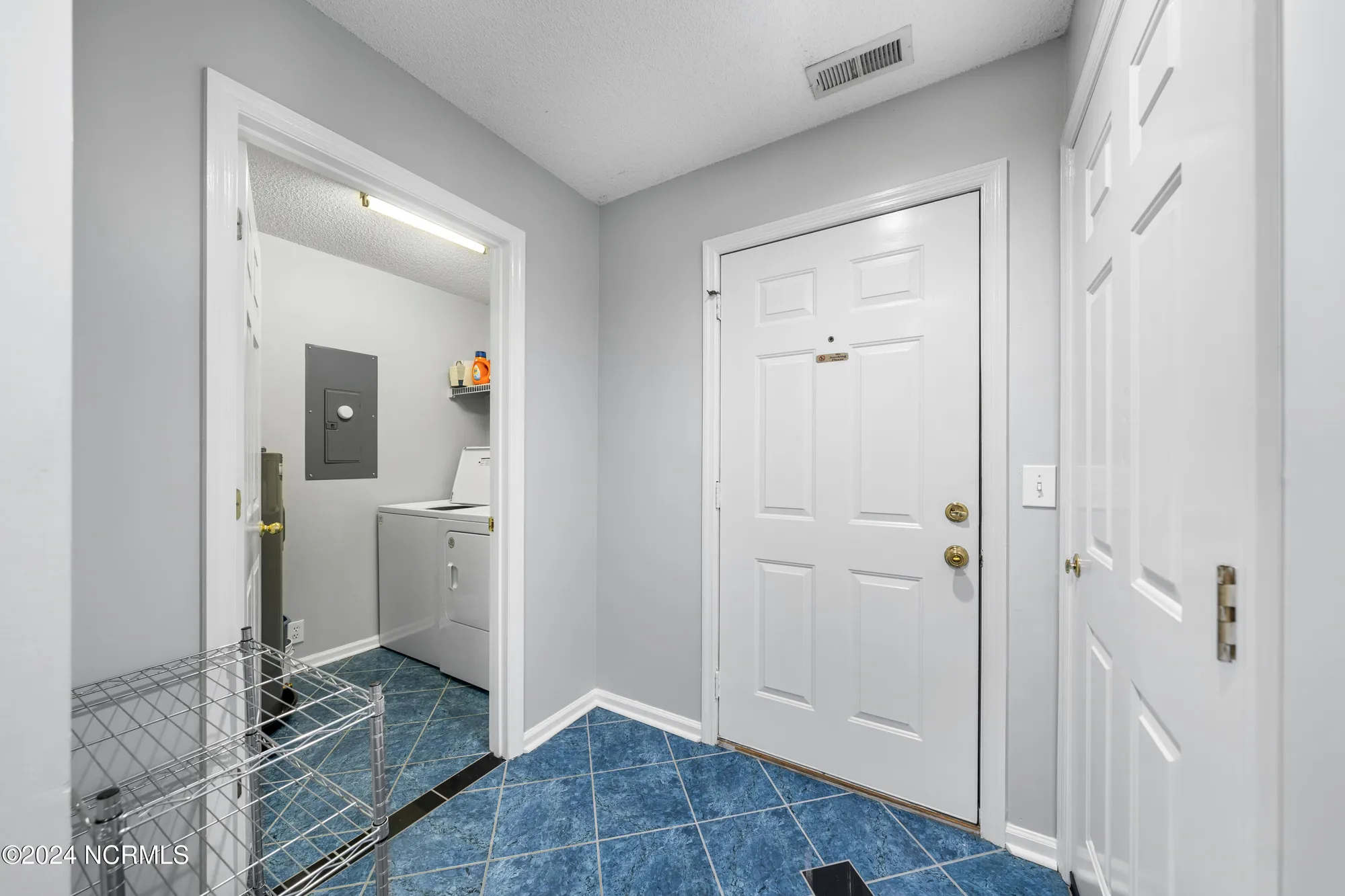 Property Slideshow image 6 of 43 | 3030 marsh winds cir 205, Southport, NC, 28461