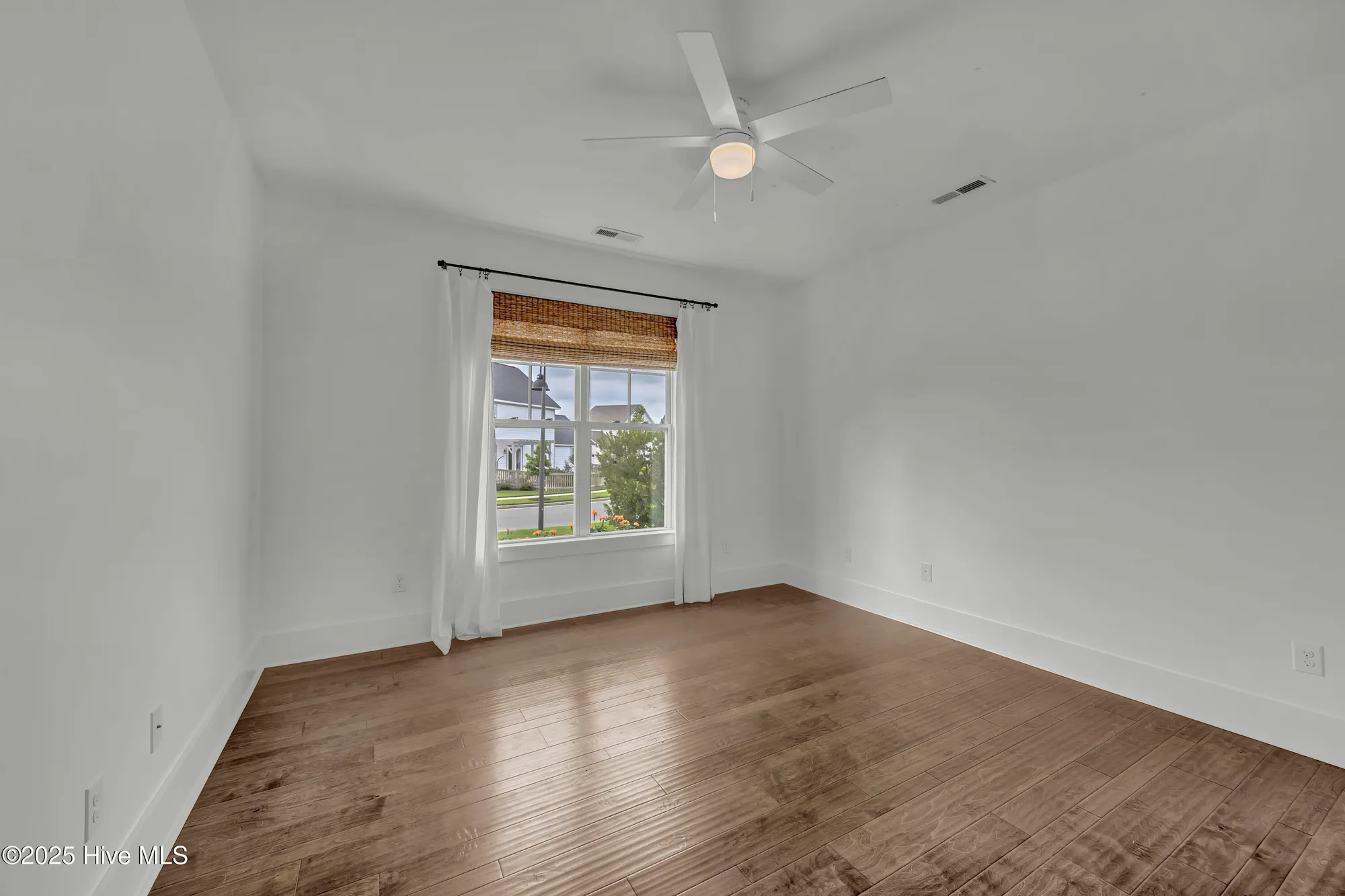 Property Slideshow image 9 of 50 | 729 wharton ave, Wilmington, NC, 28412