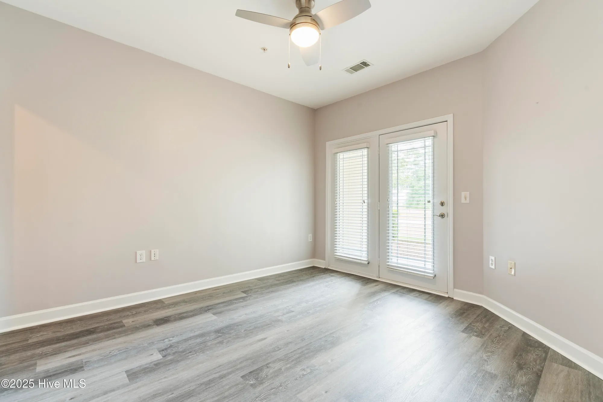 Property Slideshow image 19 of 46 | 250 s crow creek dr 5, Calabash, NC, 28467