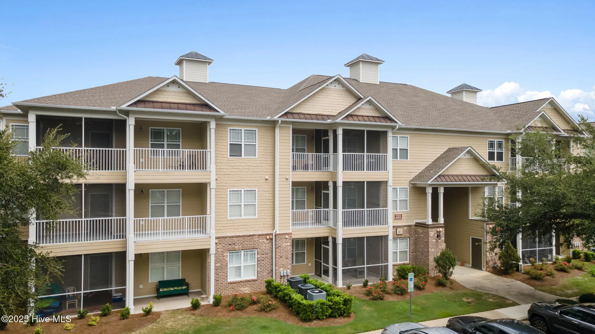 Property Slideshow image 2 of 38 | 221 woodlands way 6, Calabash, NC, 28467