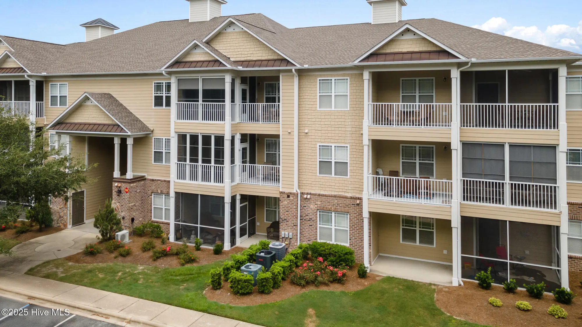 Property Slideshow image 1 of 38 | 221 woodlands way 6, Calabash, NC, 28467